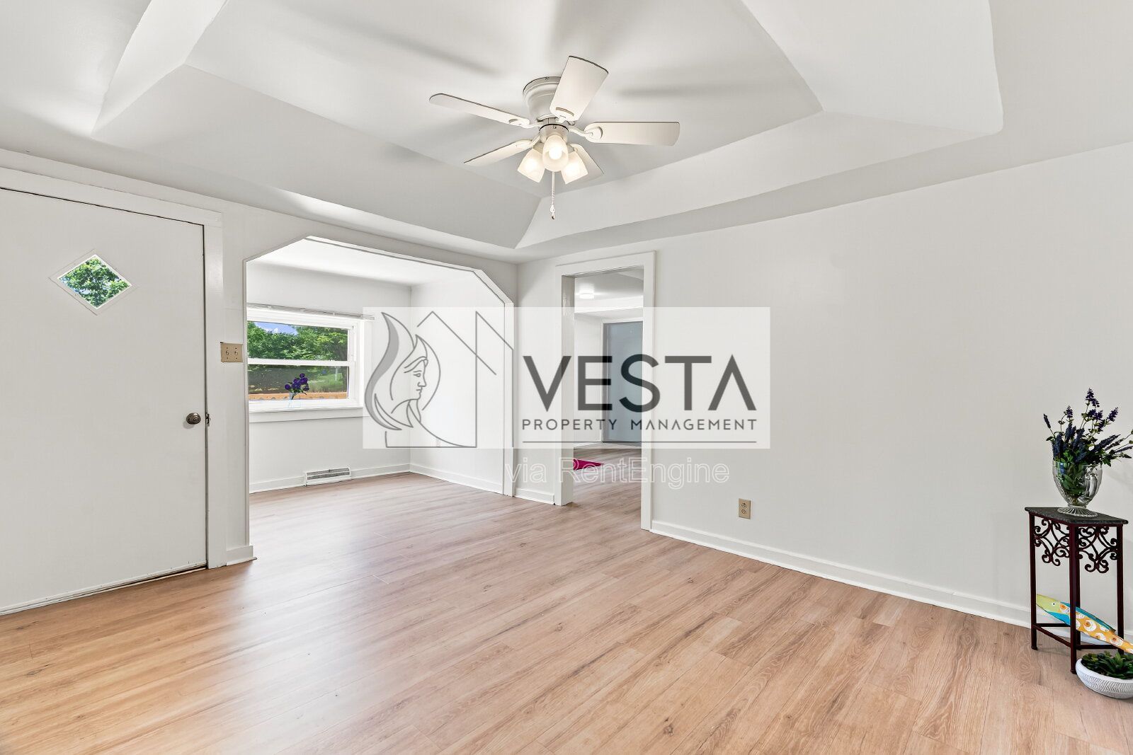 Quiet 2BR/2BA Home with Attached Garage – Swannanoa / East Asheville Area property image