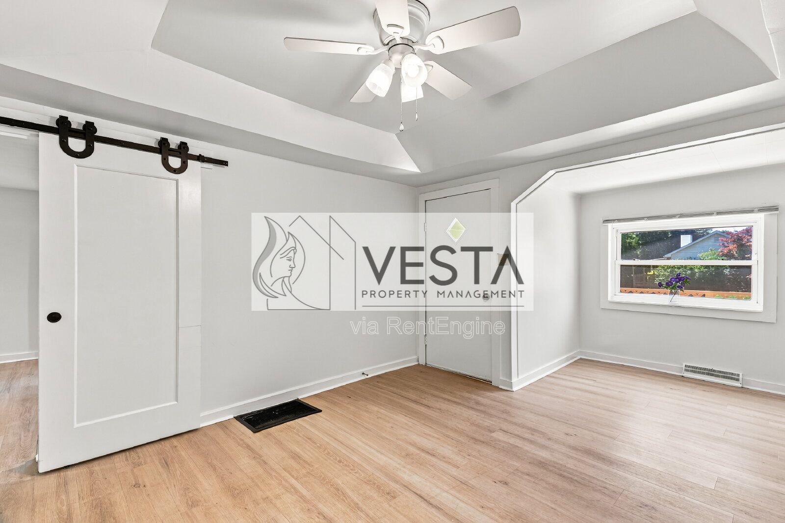 Quiet 2BR/2BA Home with Attached Garage – Swannanoa / East Asheville Area property image