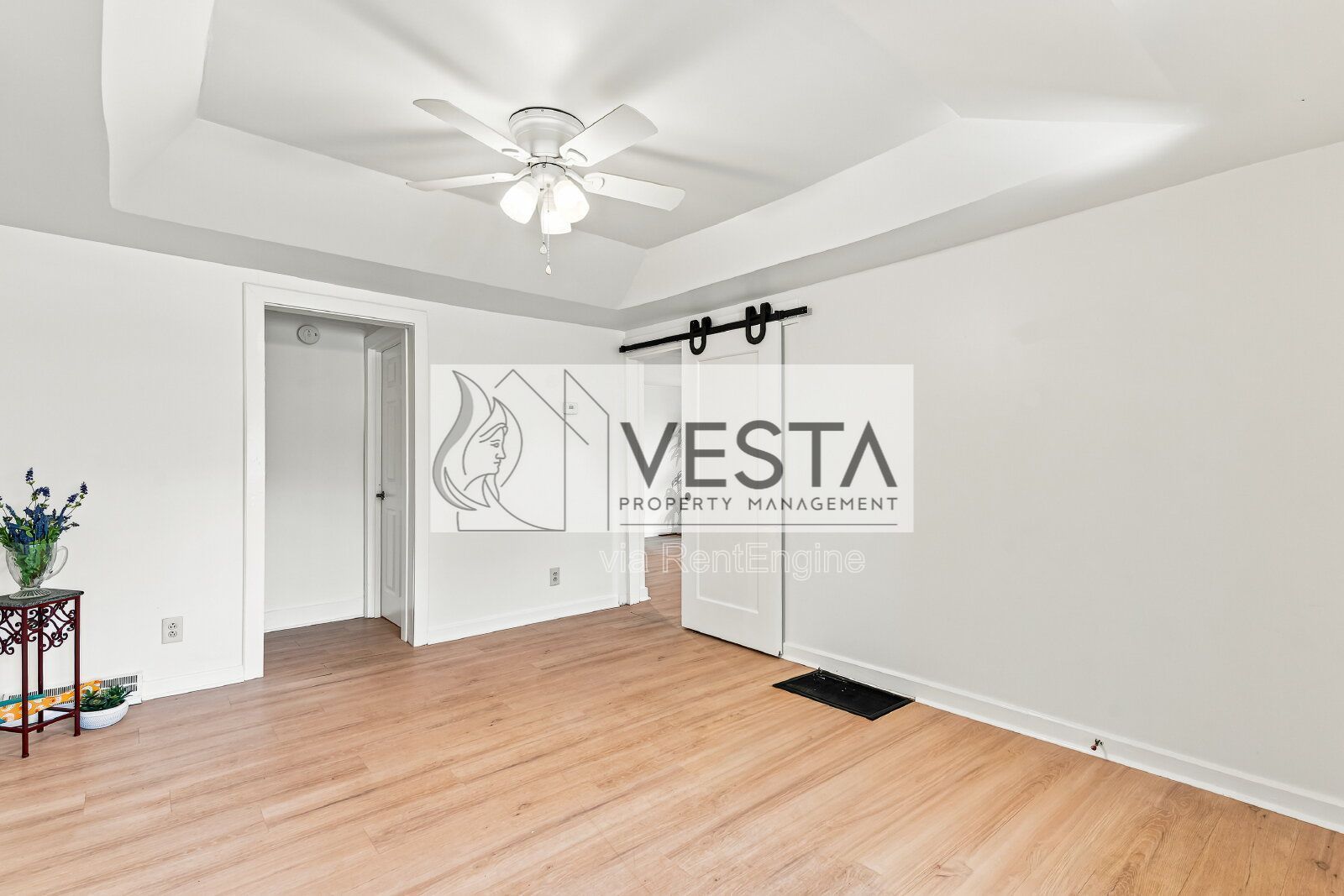 Quiet 2BR/2BA Home with Attached Garage – Swannanoa / East Asheville Area property image