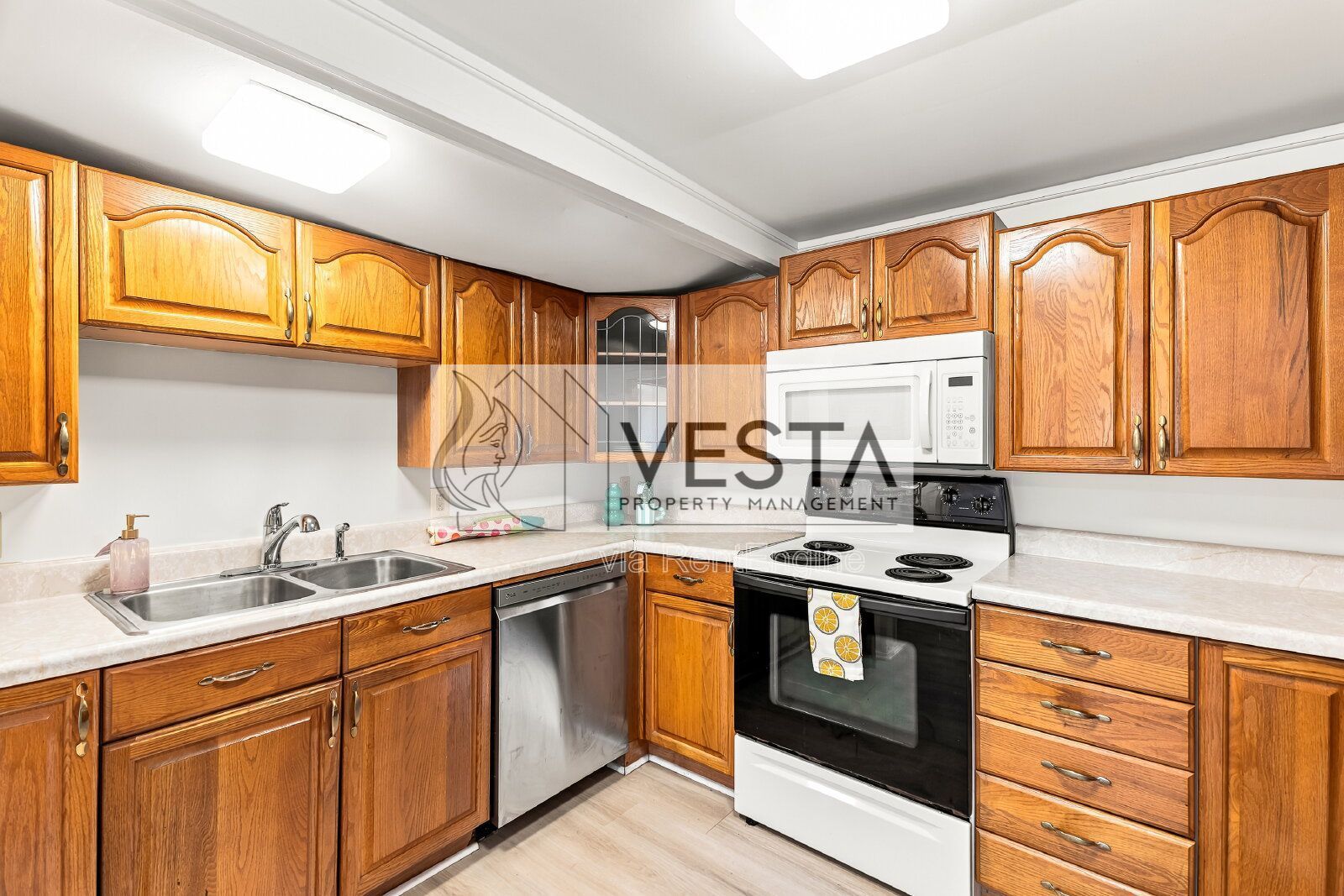 Quiet 2BR/2BA Home with Attached Garage – Swannanoa / East Asheville Area property image