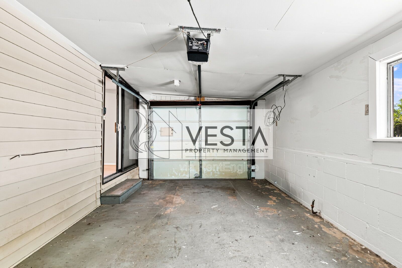 Quiet 2BR/2BA Home with Attached Garage – Swannanoa / East Asheville Area property image