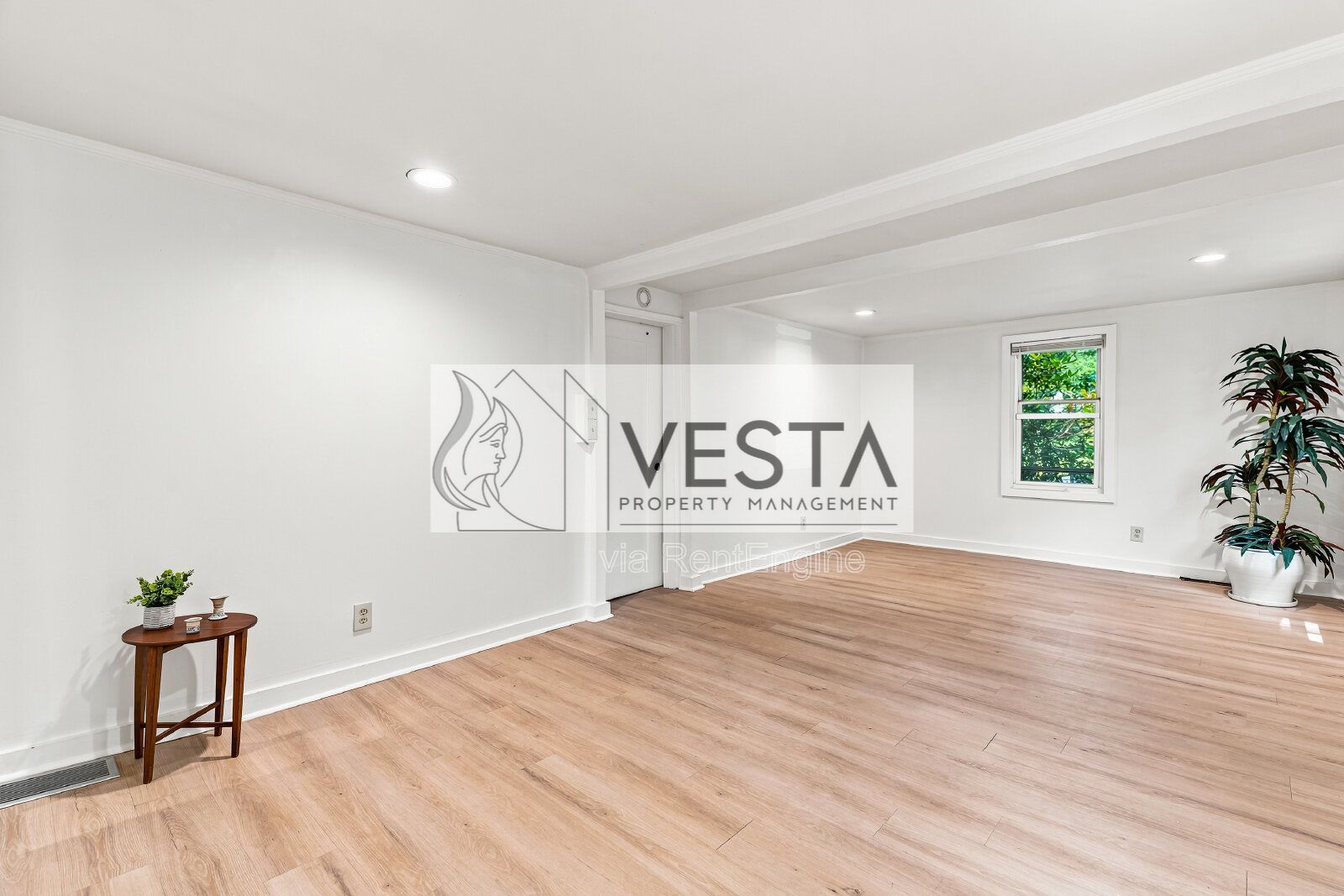 Quiet 2BR/2BA Home with Attached Garage – Swannanoa / East Asheville Area property image