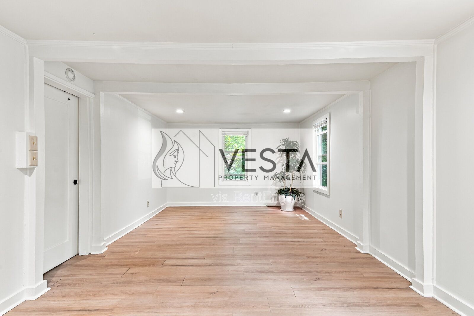Quiet 2BR/2BA Home with Attached Garage – Swannanoa / East Asheville Area property image