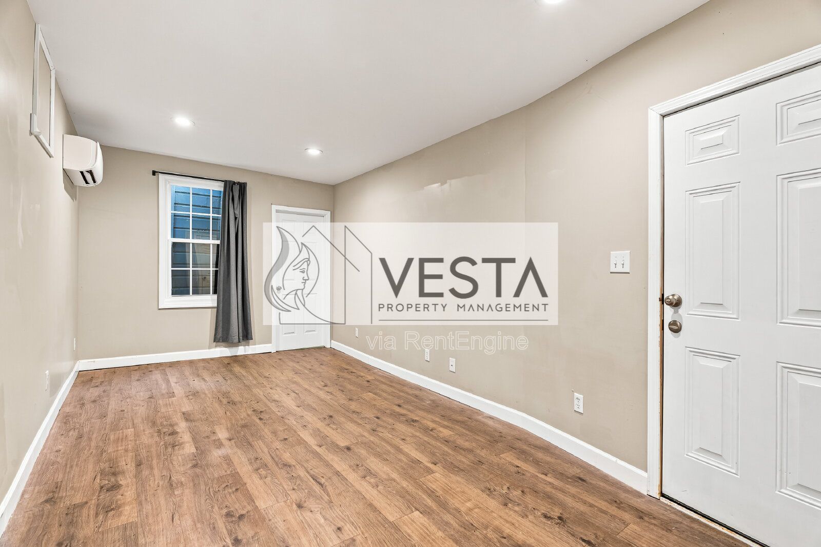 Studio Apartment - Walkable to Downtown and all of Merrimon property image