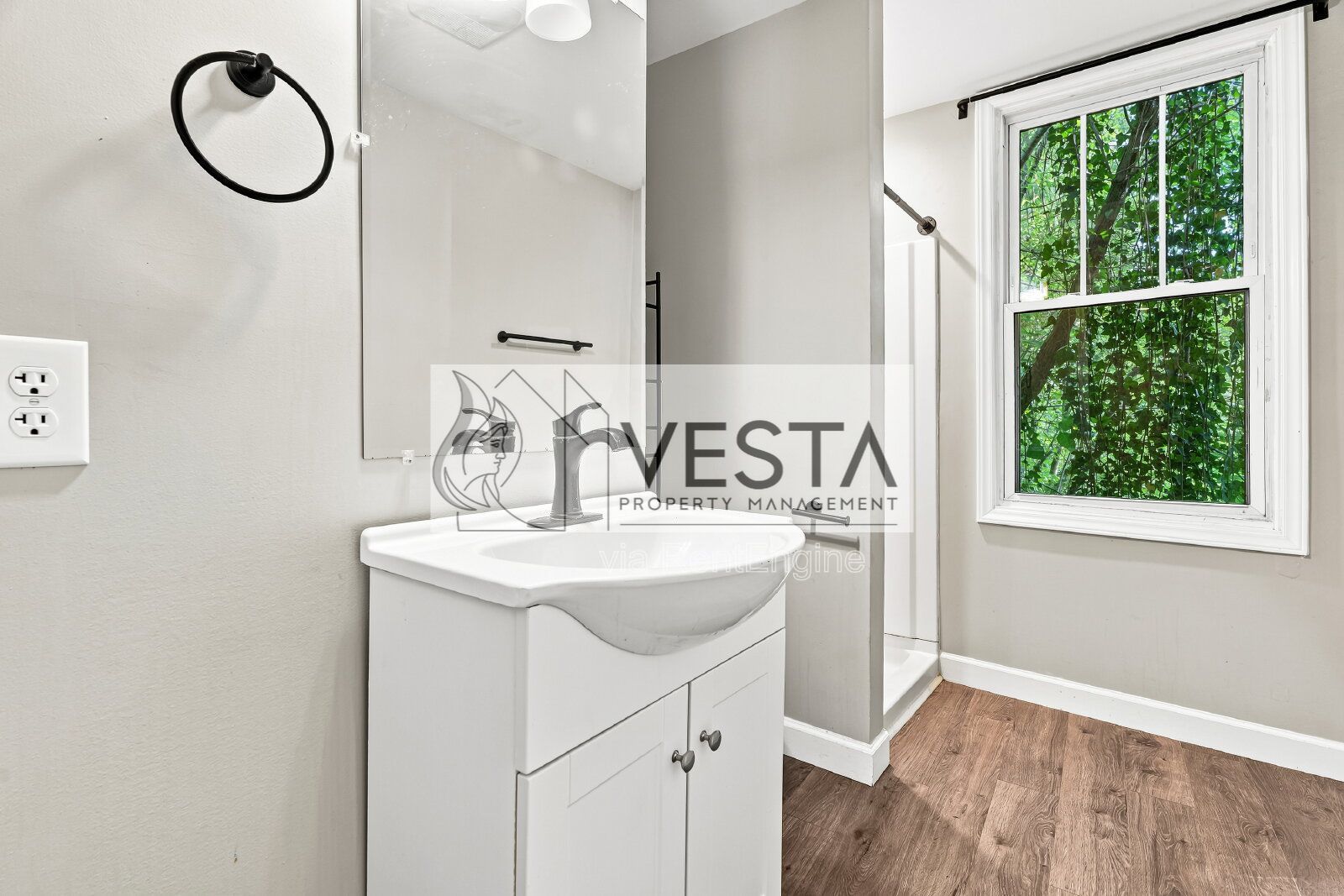 Studio Apartment - Walkable to Downtown and all of Merrimon property image
