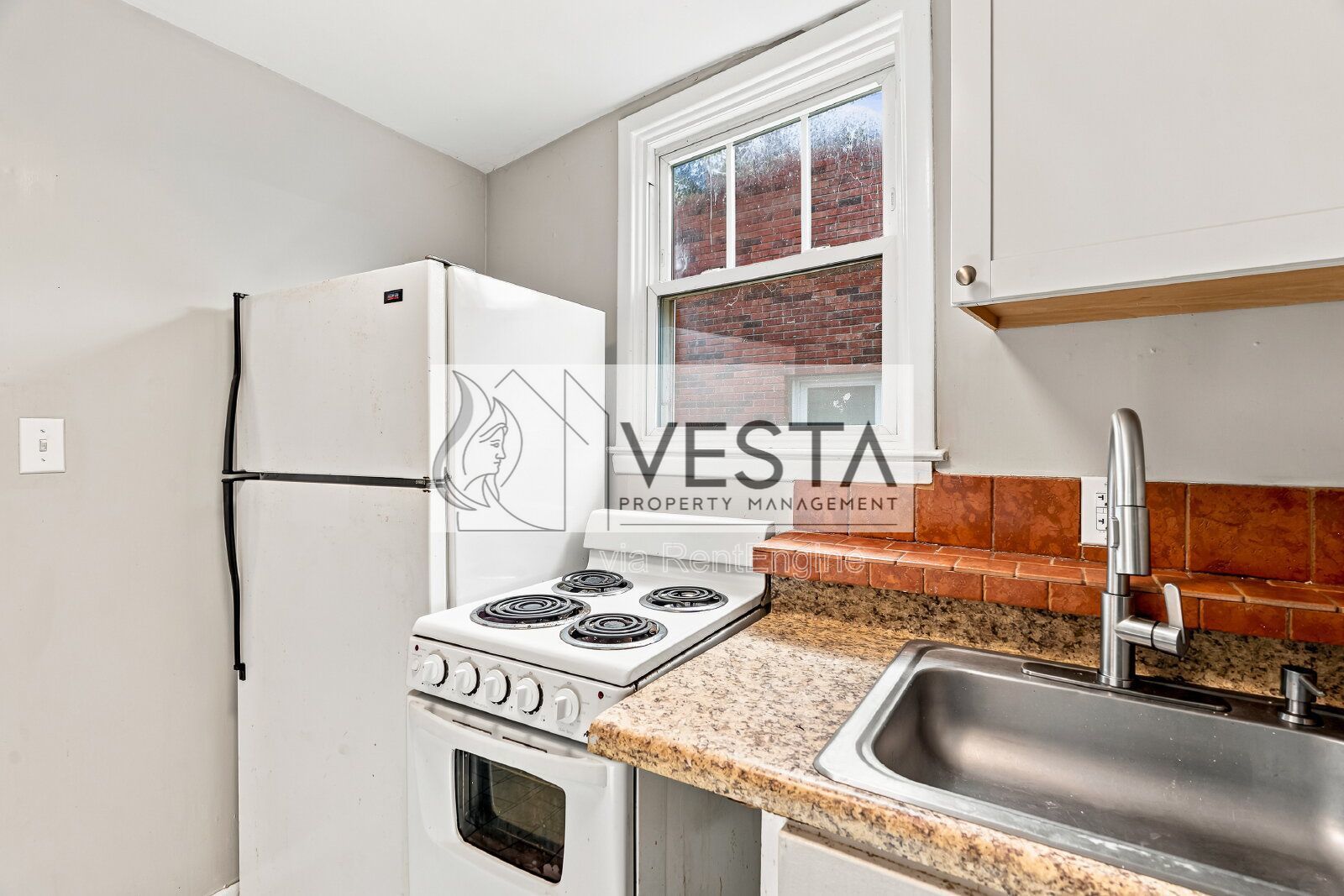 Studio Apartment - Walkable to Downtown and all of Merrimon property image