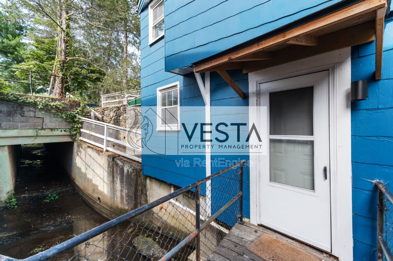 Studio Apartment - Walkable to Downtown and all of Merrimon property image
