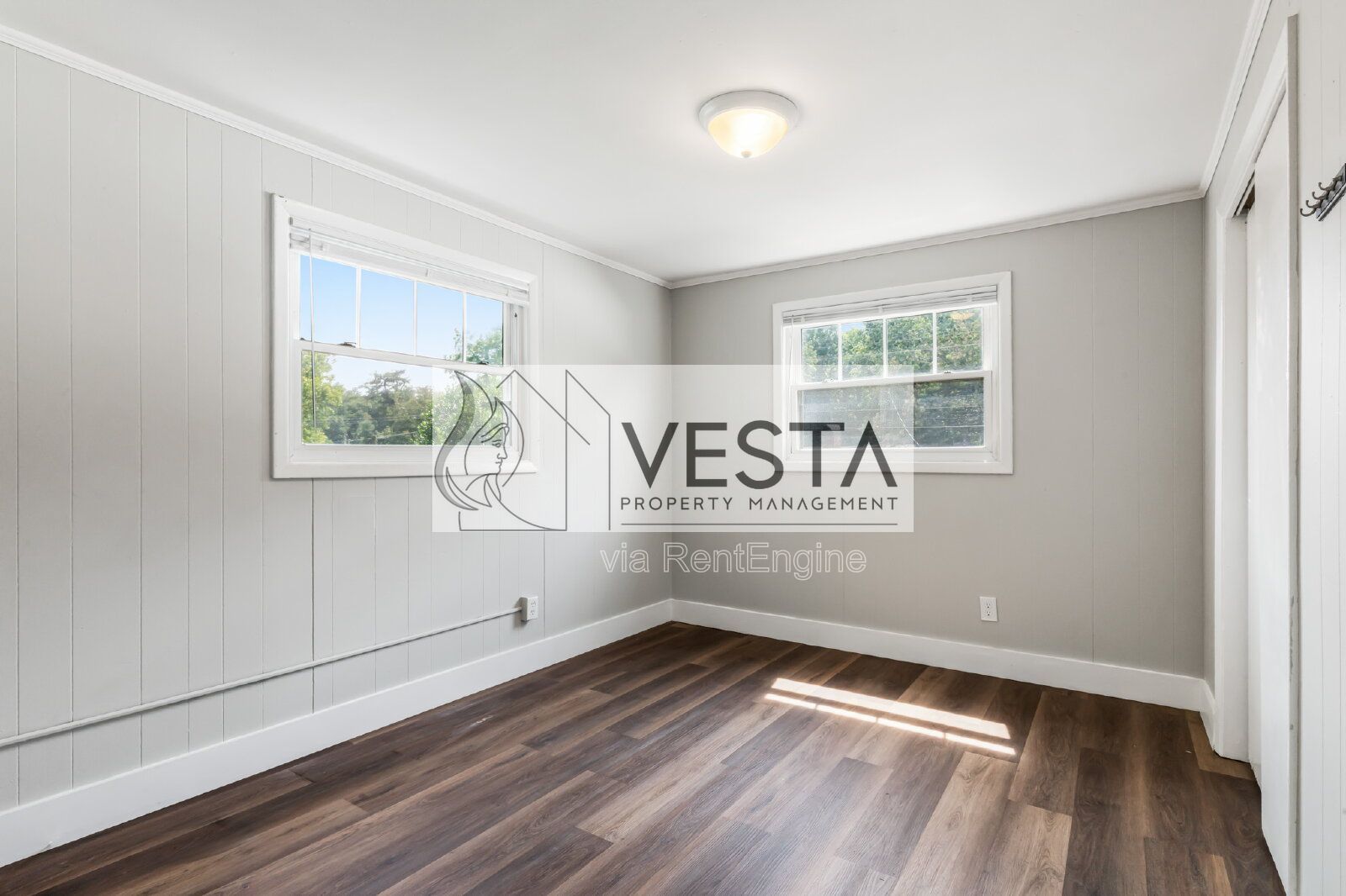 Studio Apartment - Walkable to Downtown and all of Merrimon property image