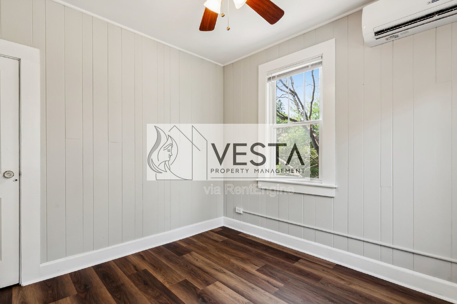 Studio Apartment - Walkable to Downtown and all of Merrimon property image