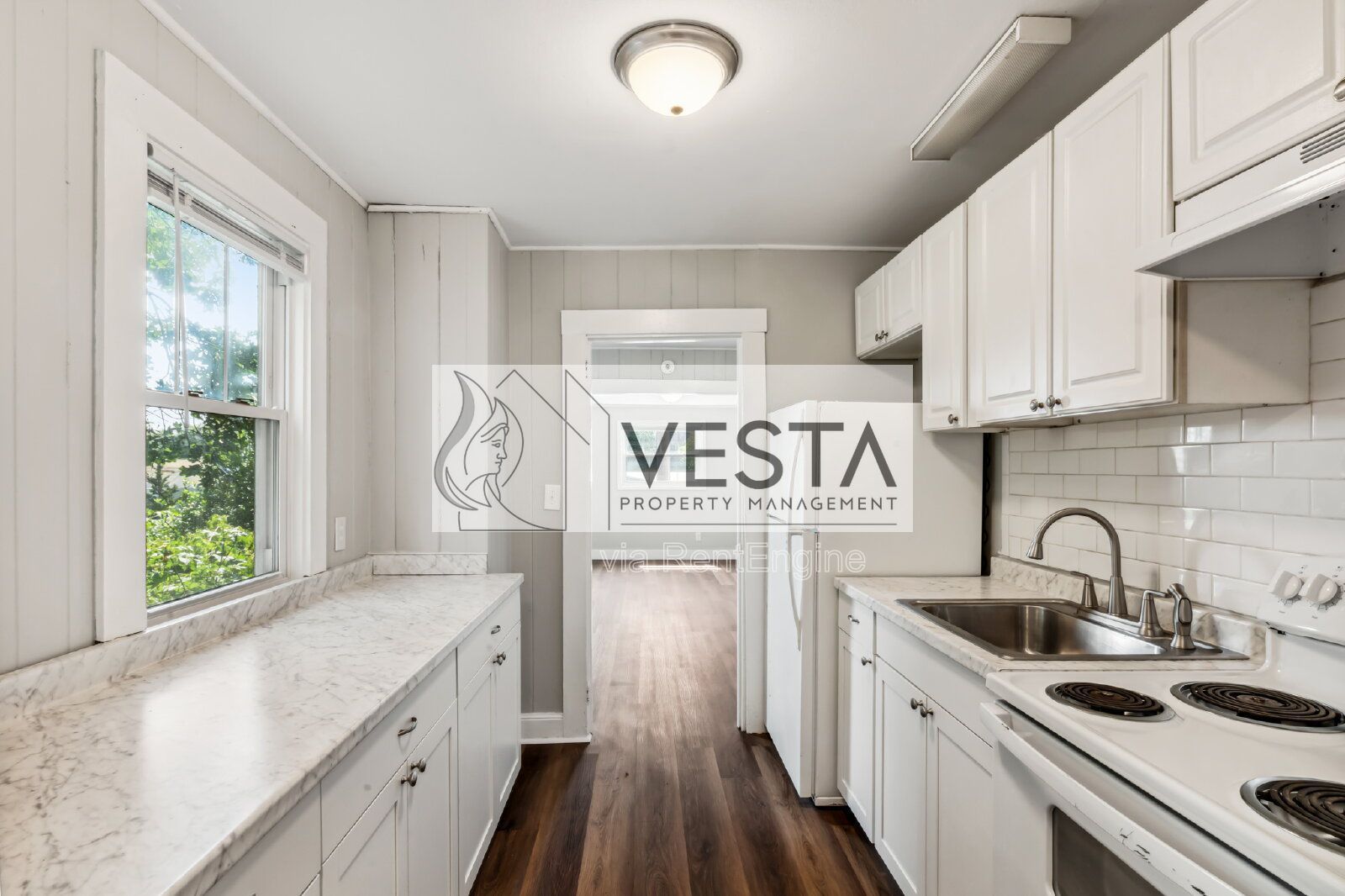 Studio Apartment - Walkable to Downtown and all of Merrimon property image