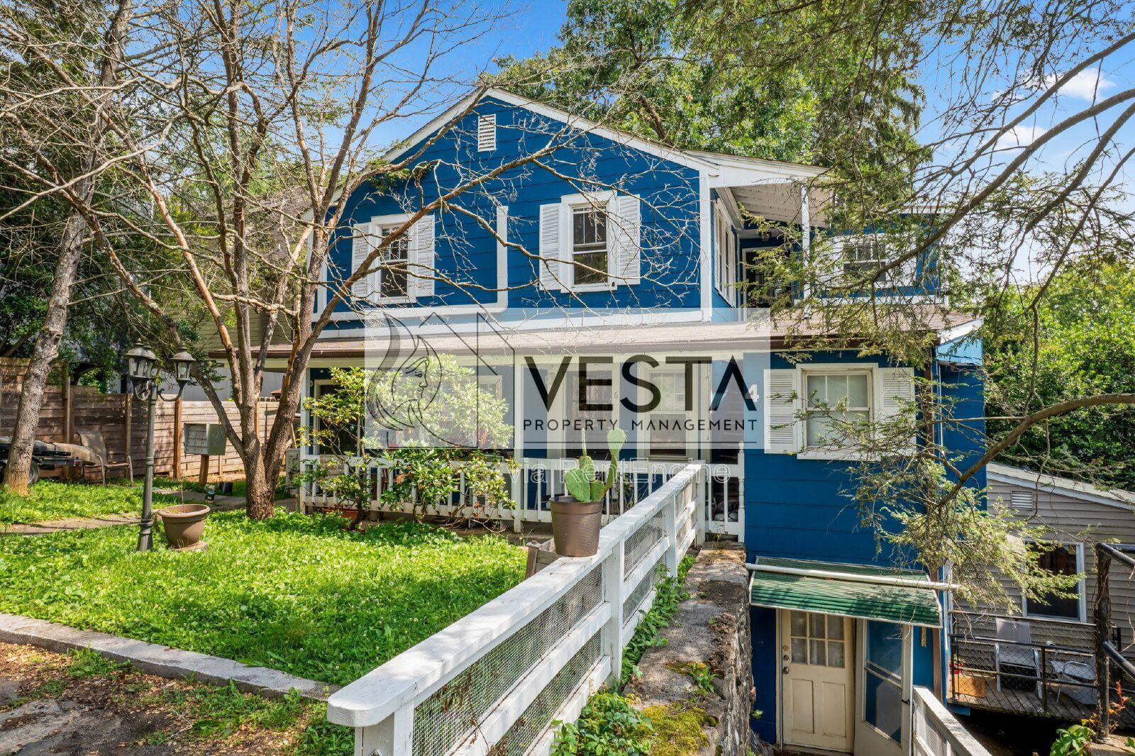 Studio Apartment - Walkable to Downtown and all of Merrimon property image