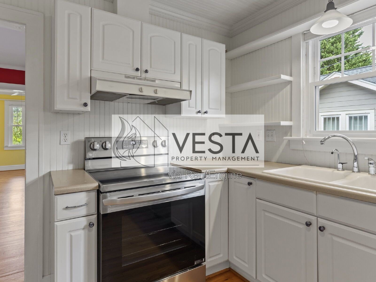 Charming 2-Bed Oasis in Asheville - Perfect Blend of Comfort and Convenience! property image