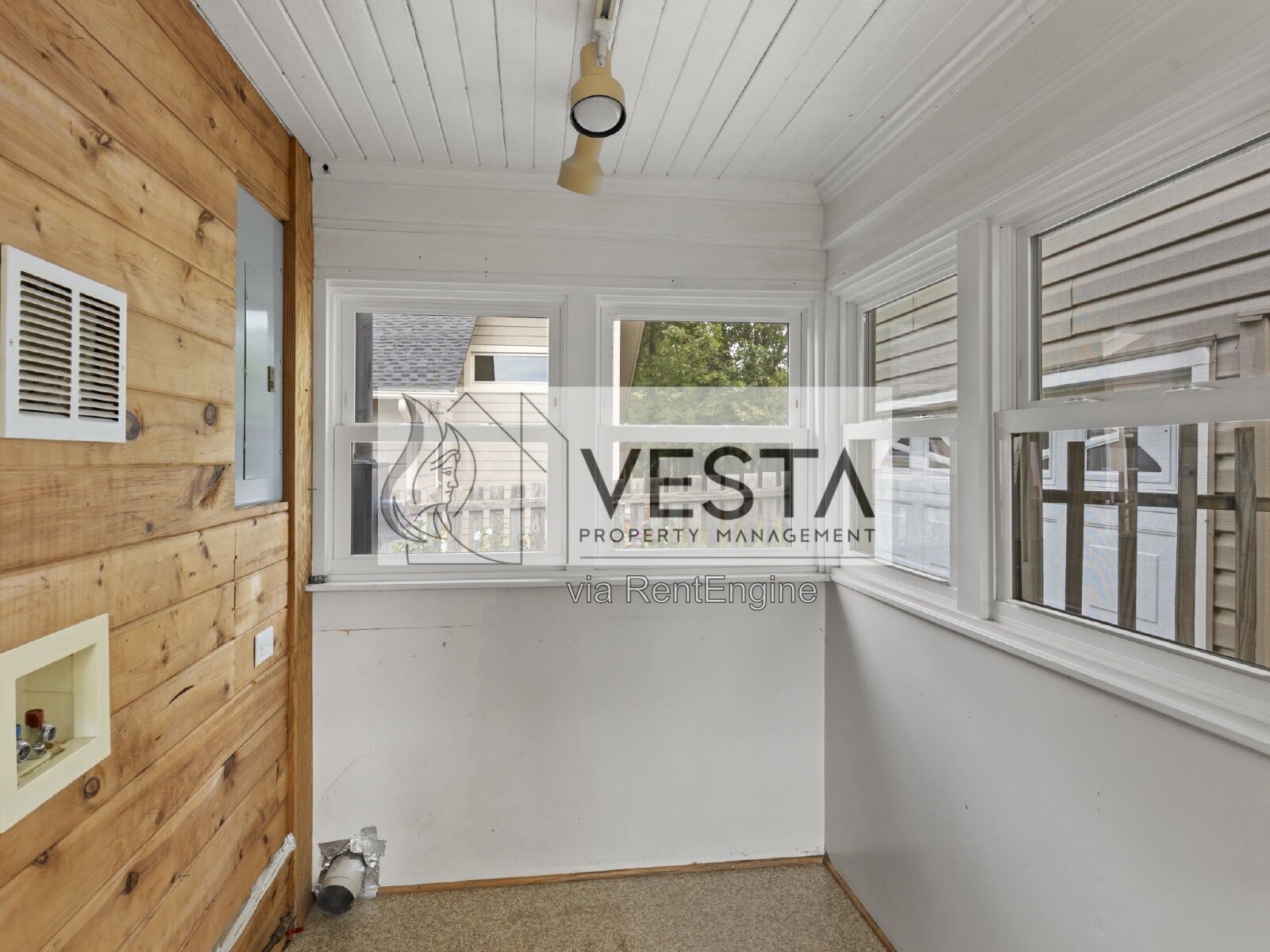 Charming 2-Bed Oasis in Asheville - Perfect Blend of Comfort and Convenience! property image