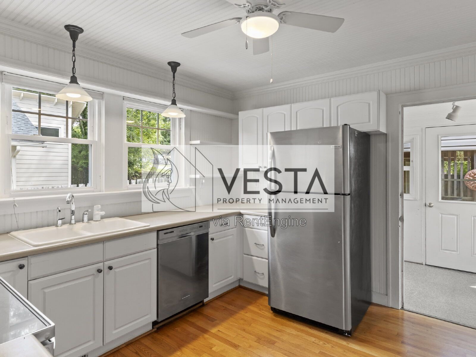 Charming 2-Bed Oasis in Asheville - Perfect Blend of Comfort and Convenience! property image