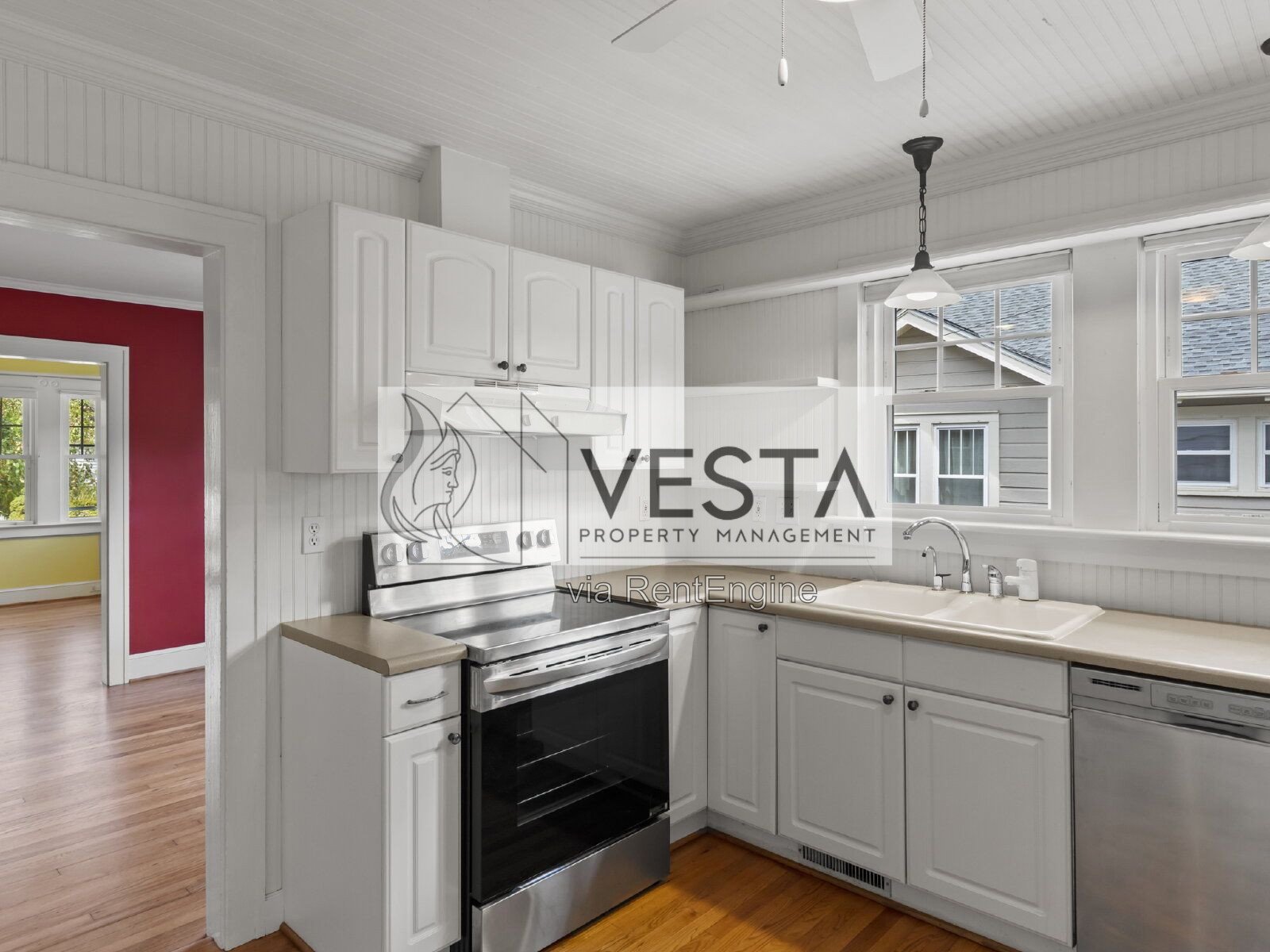 Charming 2-Bed Oasis in Asheville - Perfect Blend of Comfort and Convenience! property image