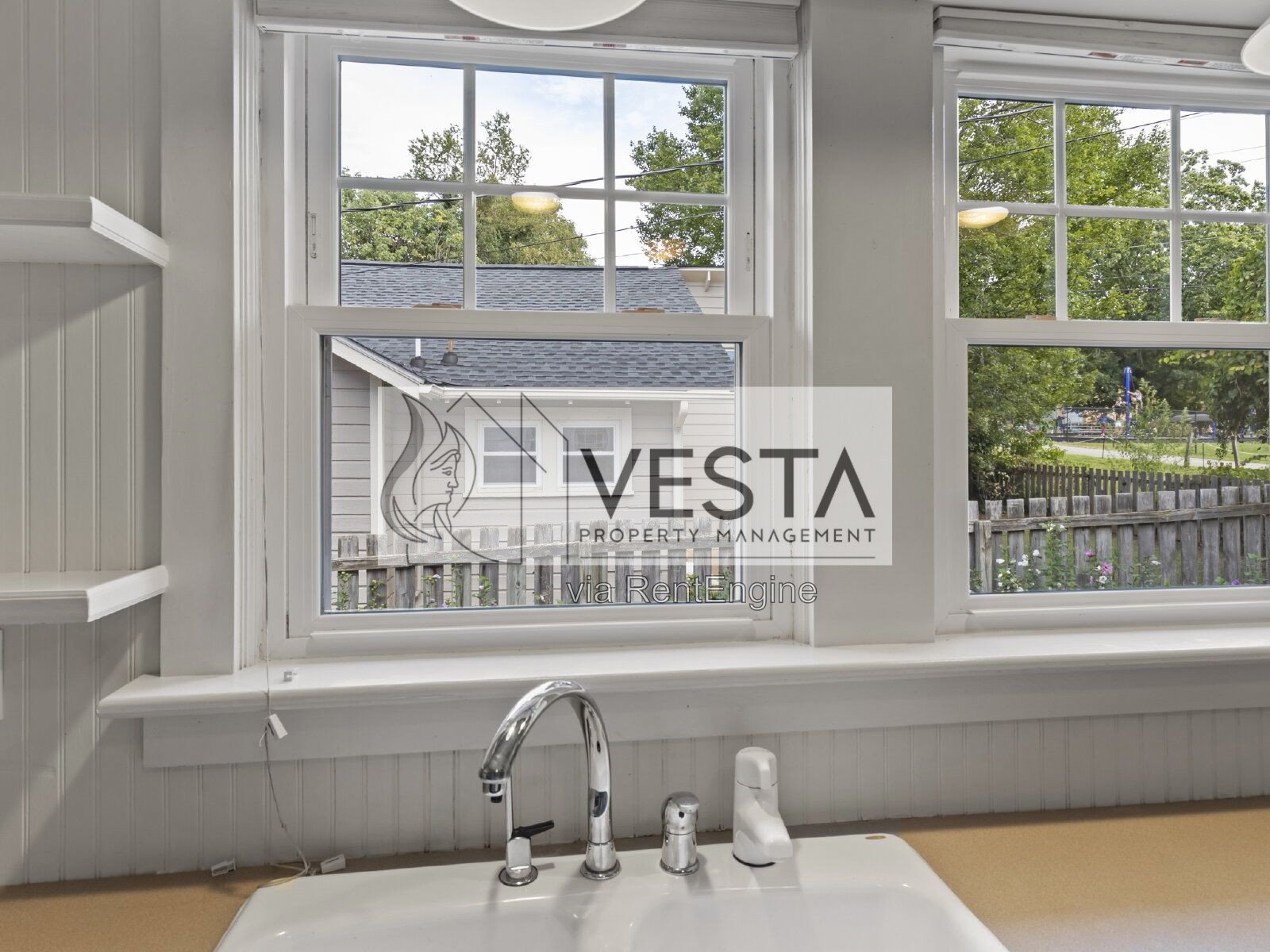 Charming 2-Bed Oasis in Asheville - Perfect Blend of Comfort and Convenience! property image
