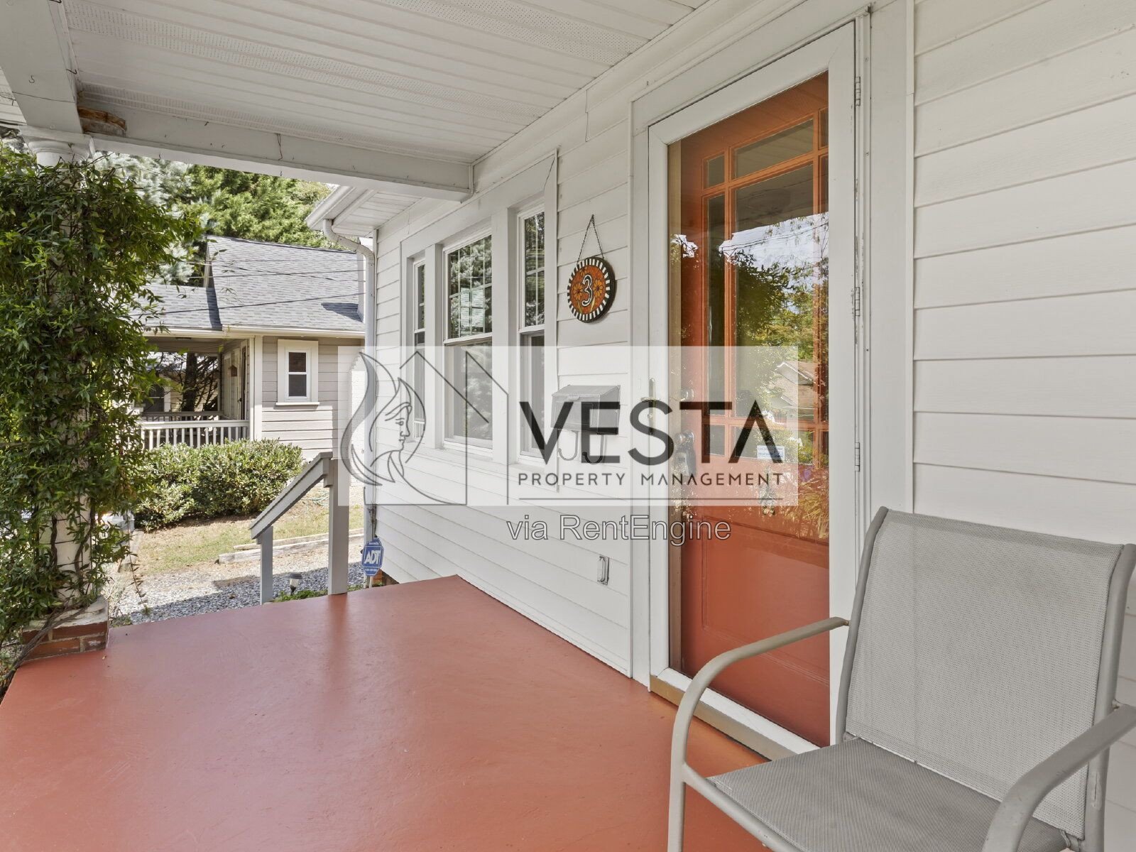 Charming 2-Bed Oasis in Asheville - Perfect Blend of Comfort and Convenience! property image
