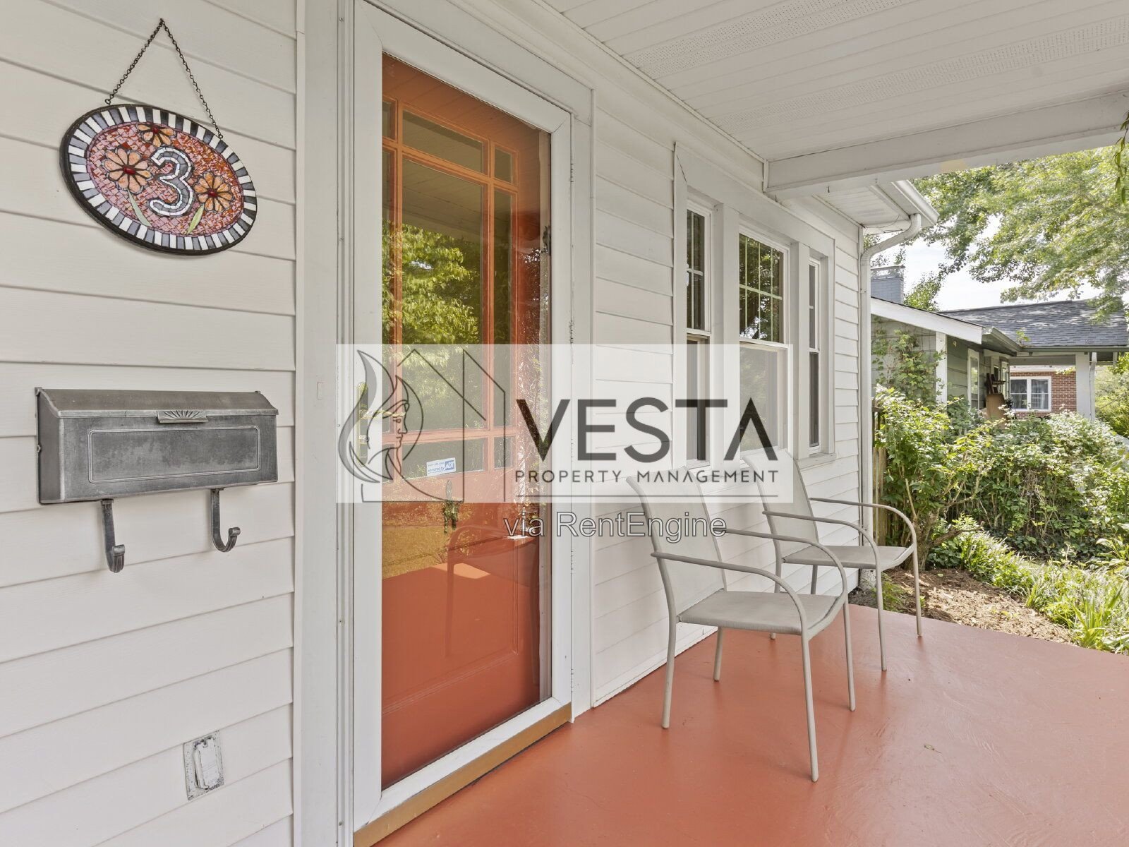 Charming 2-Bed Oasis in Asheville - Perfect Blend of Comfort and Convenience! property image