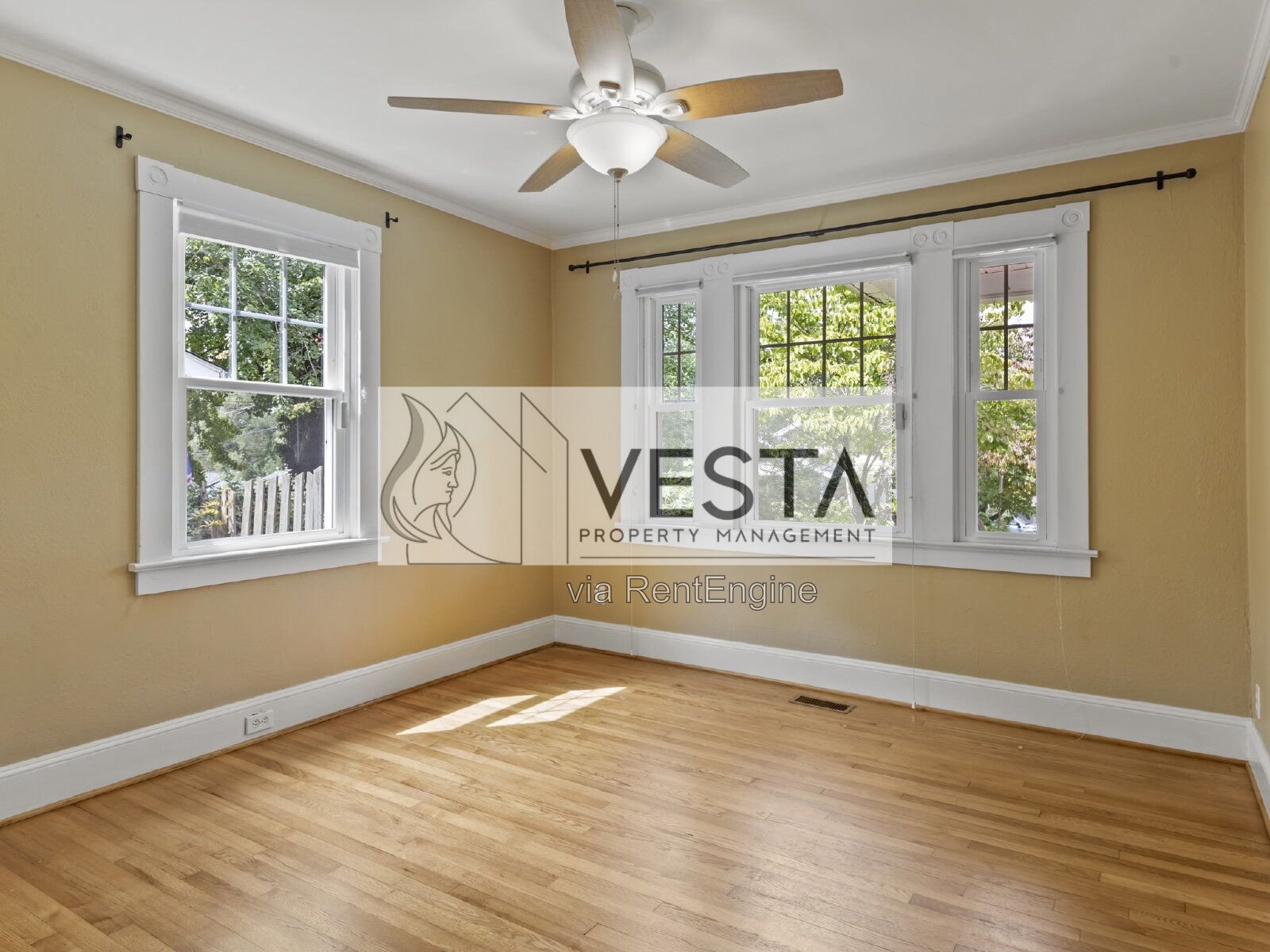 Charming 2-Bed Oasis in Asheville - Perfect Blend of Comfort and Convenience! property image