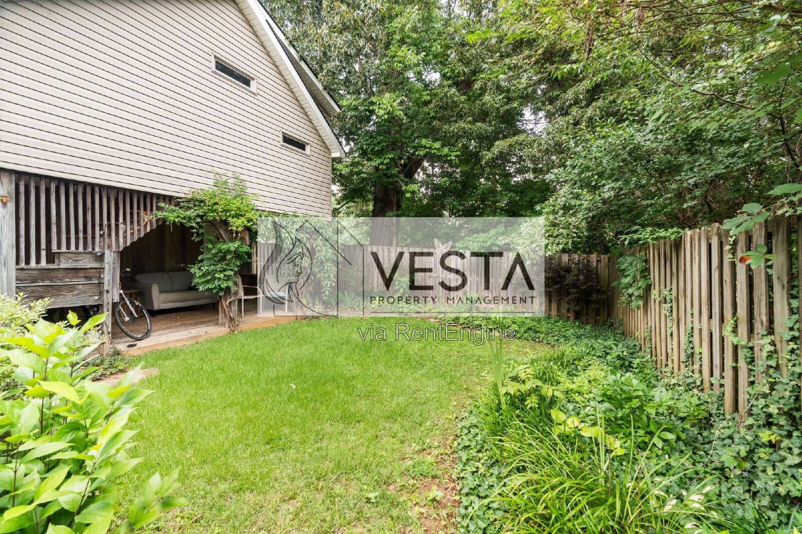 Charming 2-Bed Oasis in Asheville - Perfect Blend of Comfort and Convenience! property image
