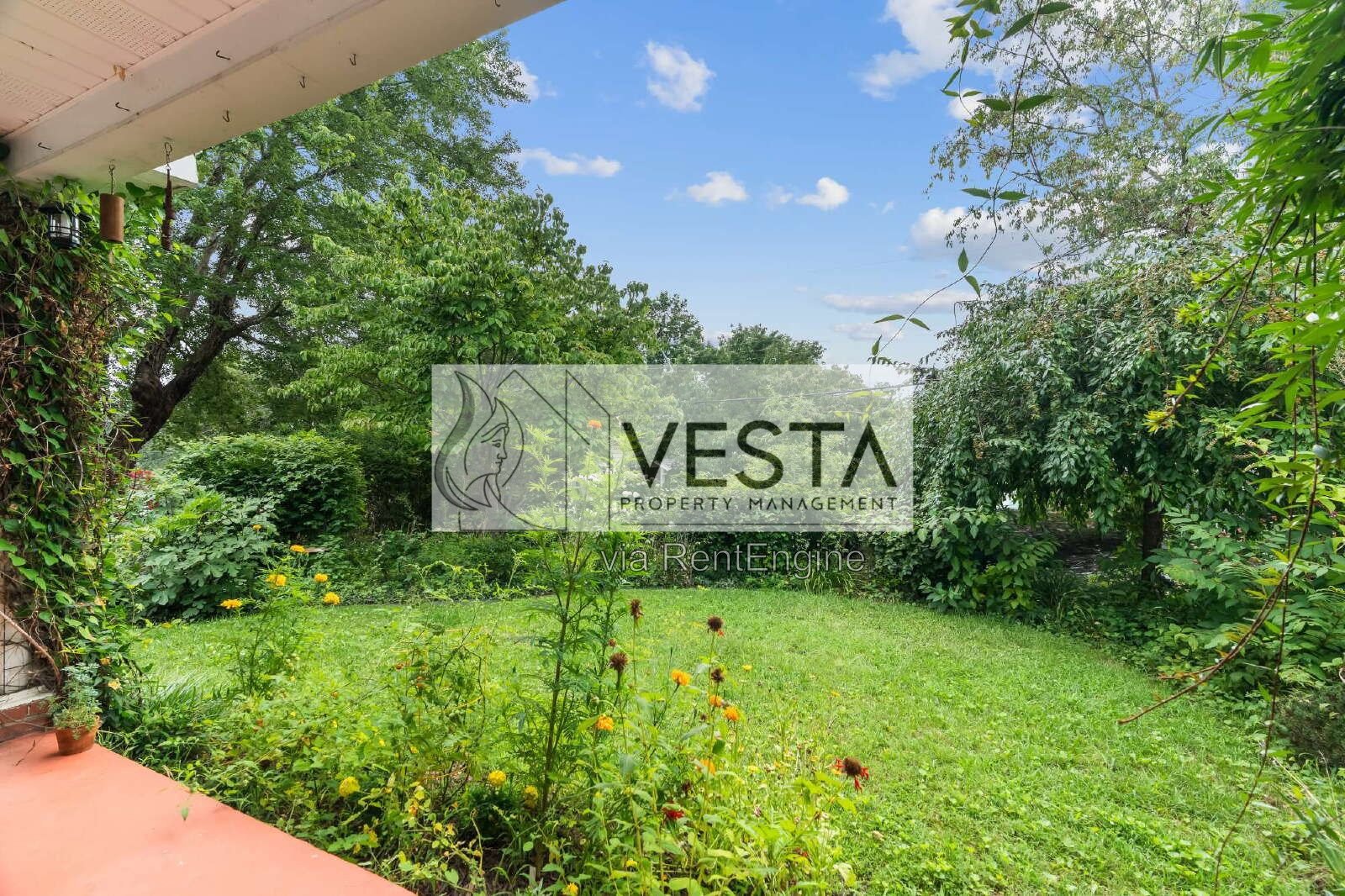 Charming 2-Bed Oasis in Asheville - Perfect Blend of Comfort and Convenience! property image