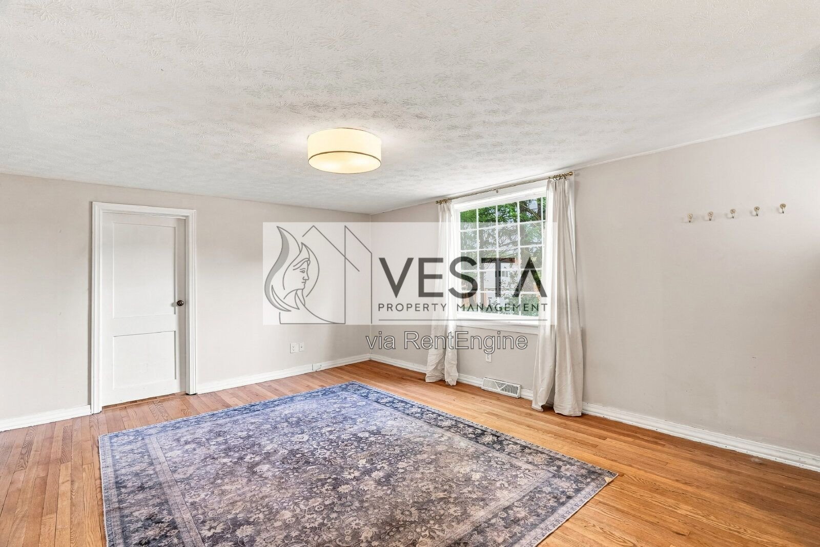 Charming 3-Bedroom with 2-Car Garage! Candler! property image