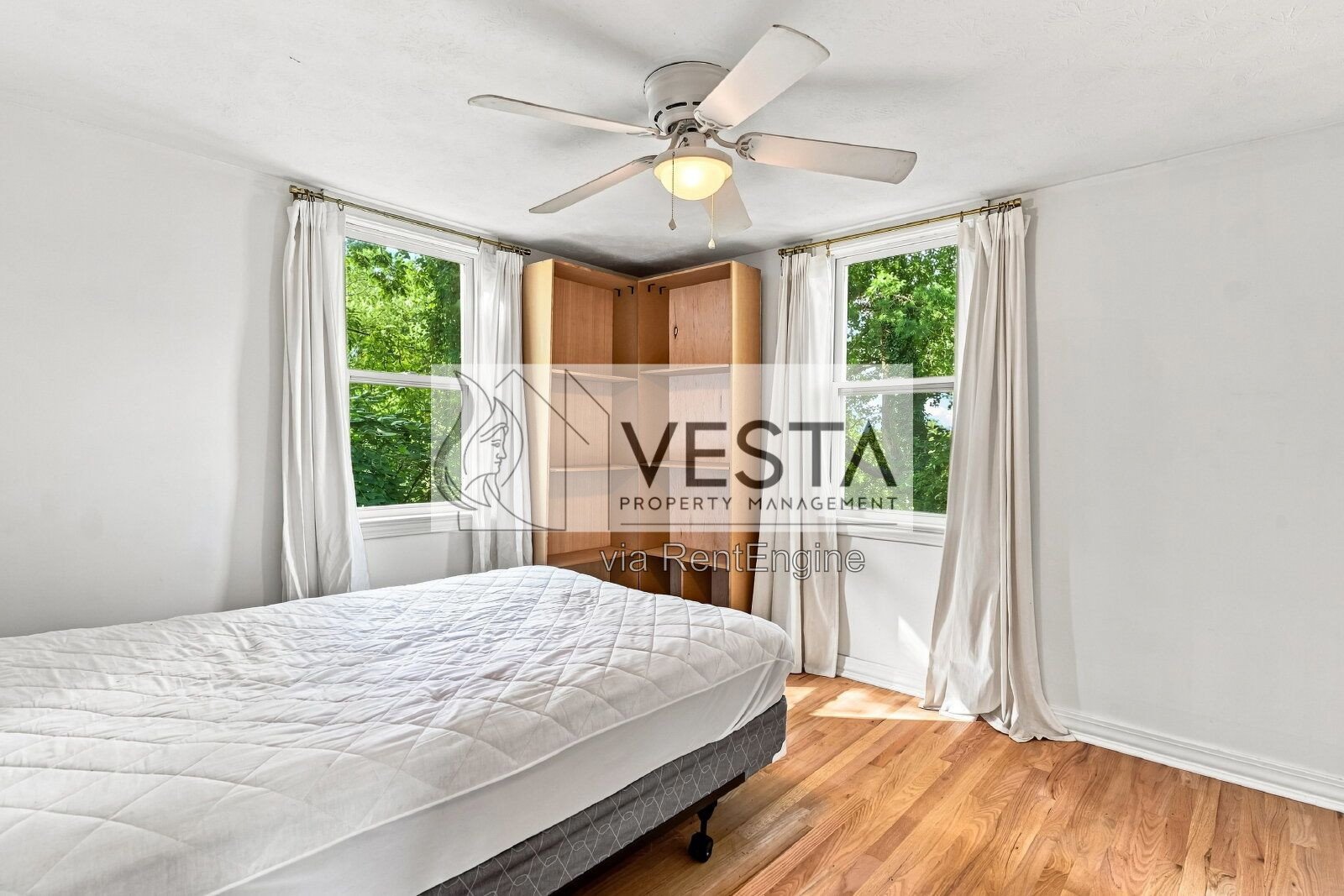 Charming 3-Bedroom with 2-Car Garage! Candler! property image