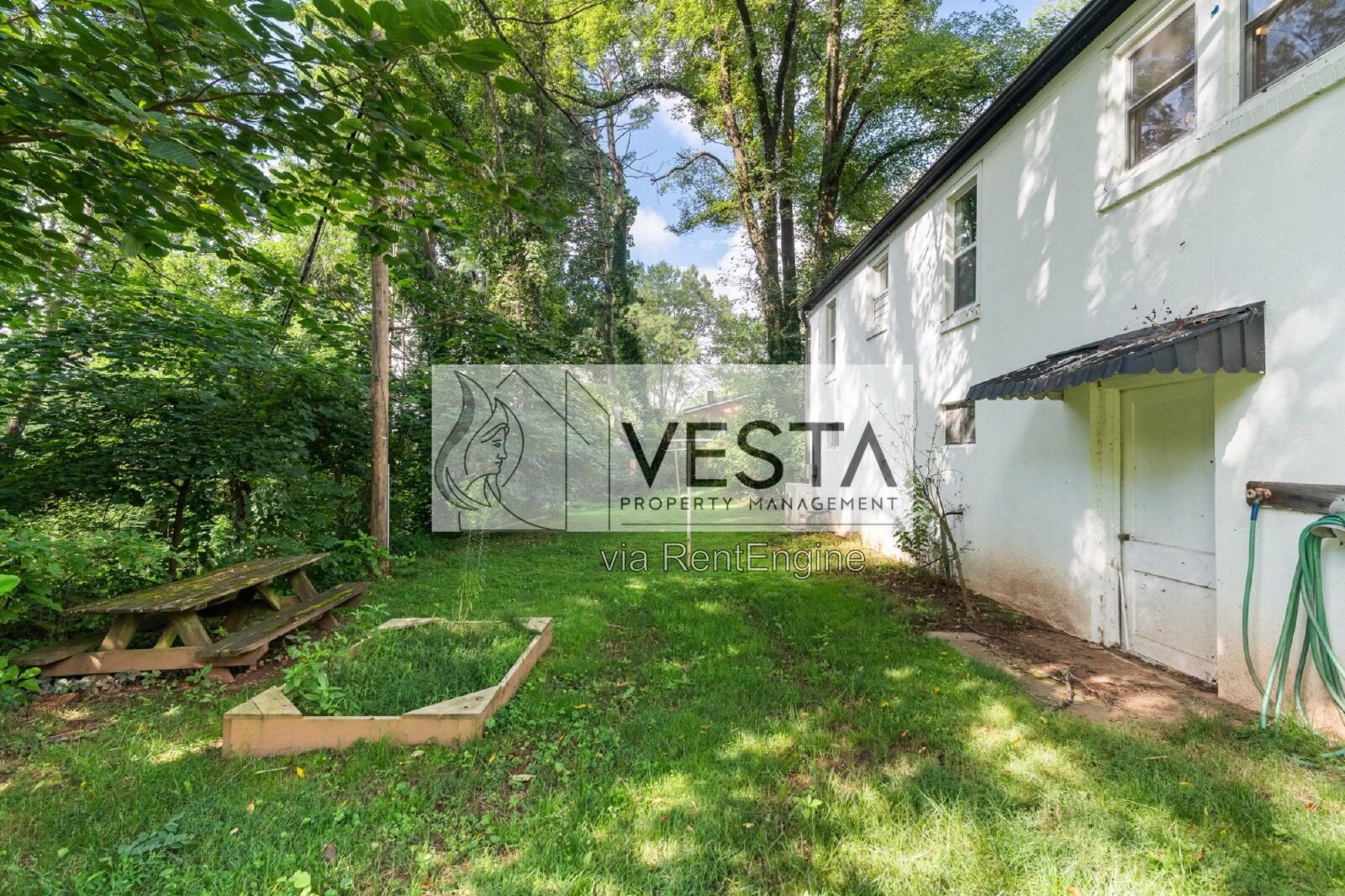Charming 3-Bedroom with 2-Car Garage! Candler! property image