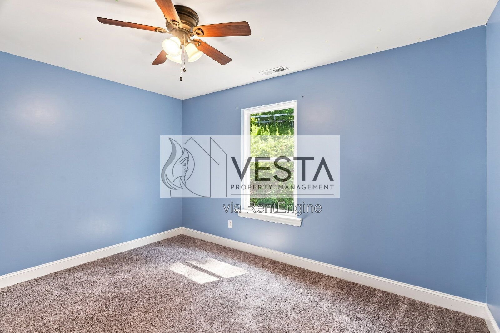 Embrace Comfort and Space: 4-Bedroom Haven at 21 Moss Pink Place, Asheville! property image