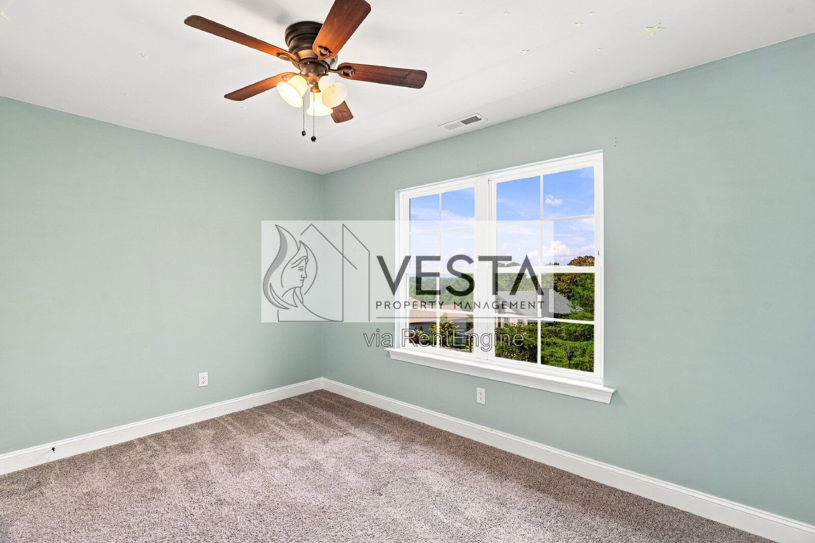 Embrace Comfort and Space: 4-Bedroom Haven at 21 Moss Pink Place, Asheville! property image