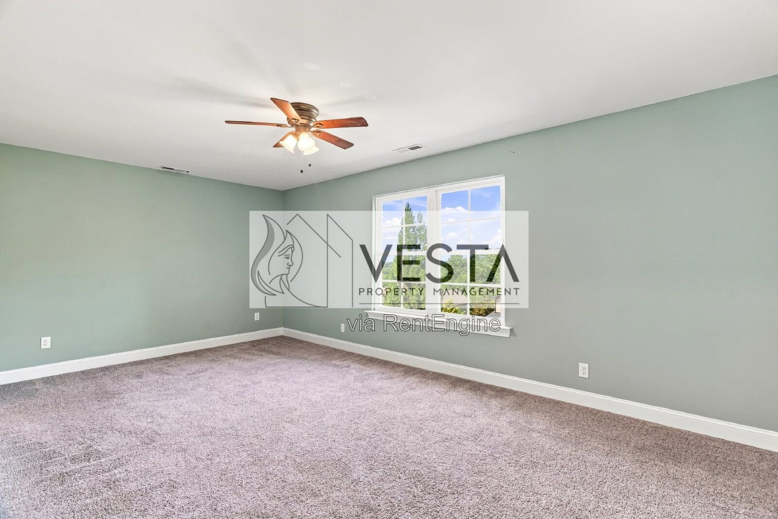 Embrace Comfort and Space: 4-Bedroom Haven at 21 Moss Pink Place, Asheville! property image