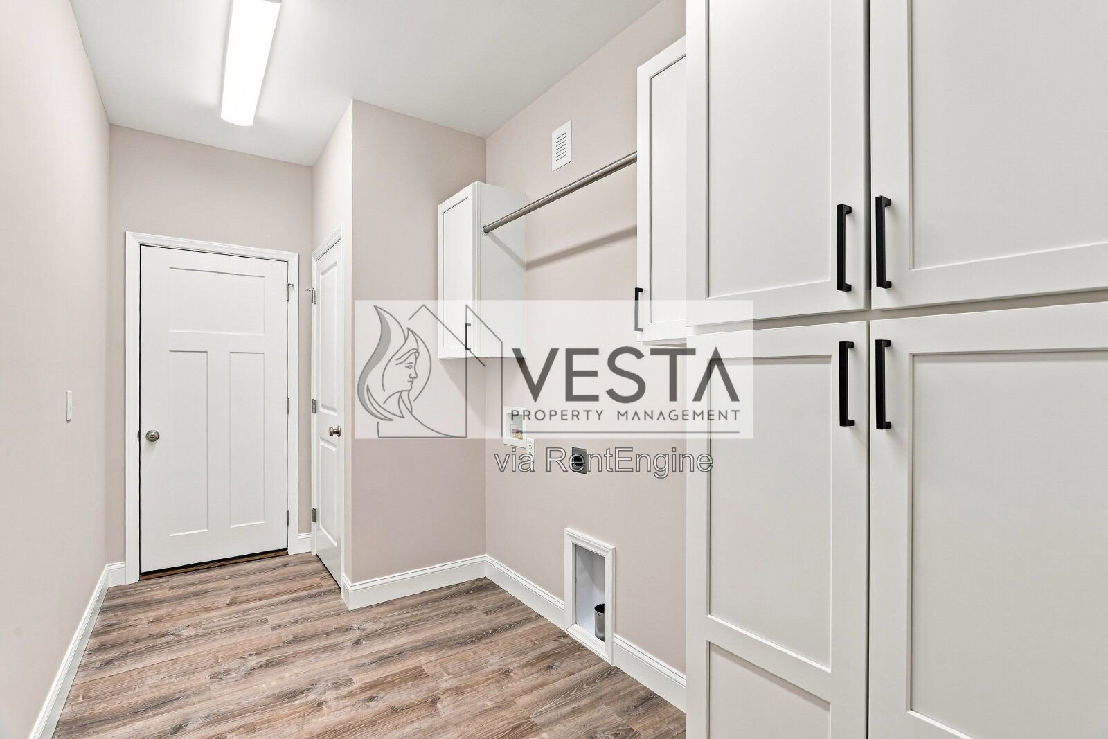 Charming 3-Bedroom Home in Asheville with 2 Full Baths and Spacious 2028 Sq Ft Layout! property image