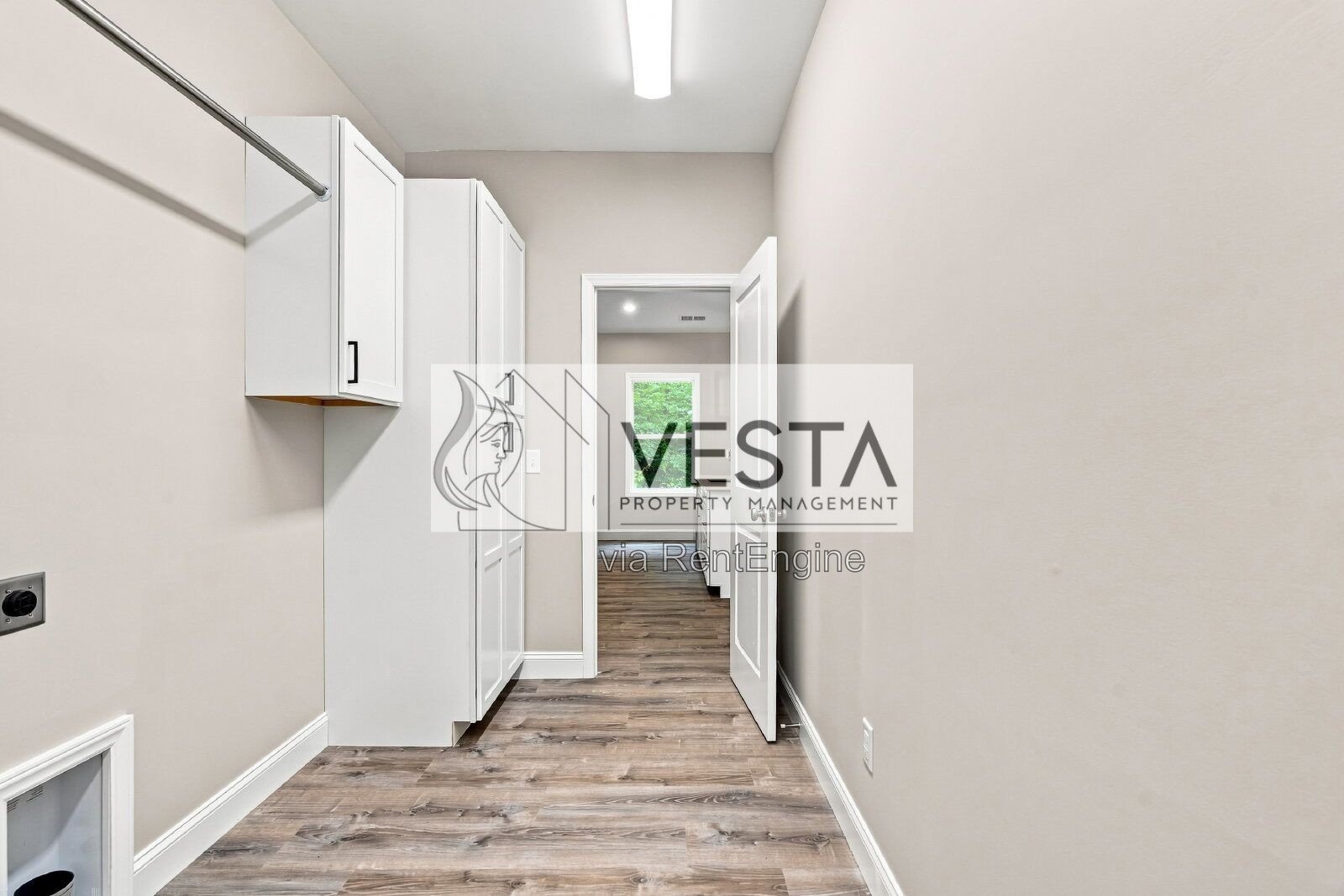 Charming 3-Bedroom Home in Asheville with 2 Full Baths and Spacious 2028 Sq Ft Layout! property image