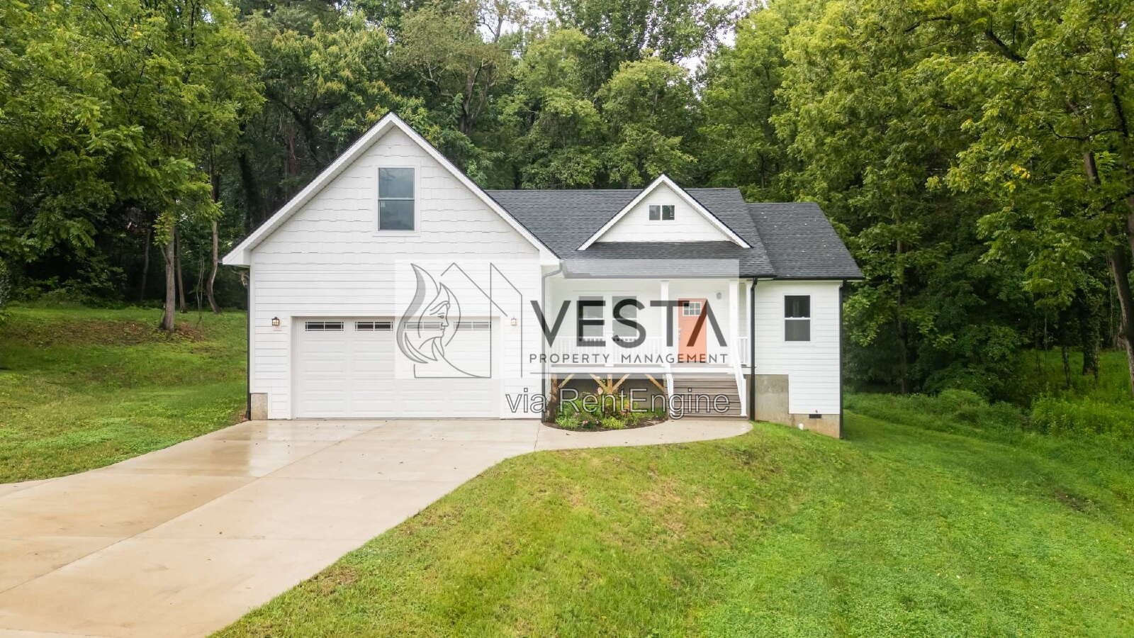 Charming 3-Bedroom Home in Asheville with 2 Full Baths and Spacious 2028 Sq Ft Layout! property image