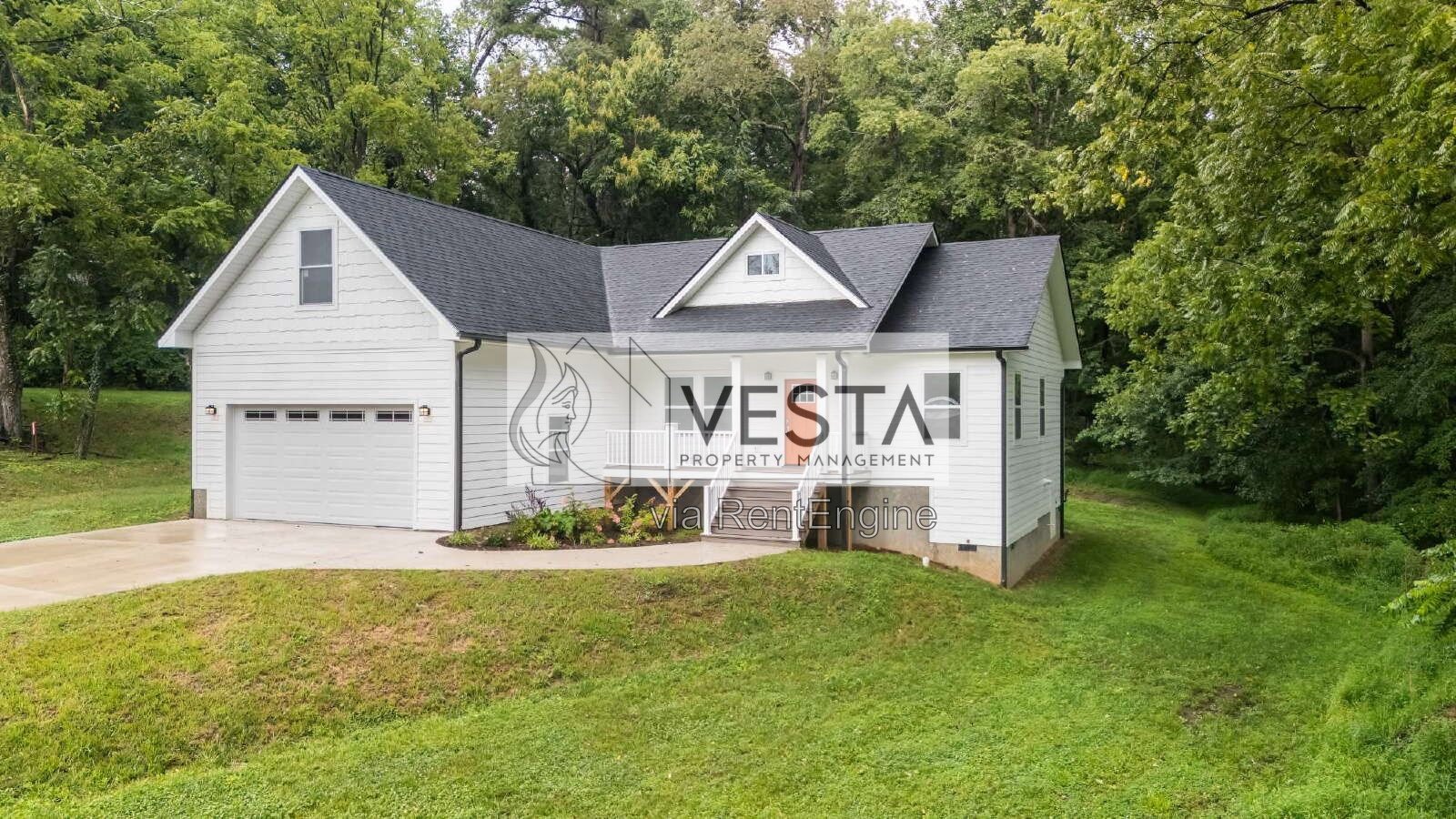 Charming 3-Bedroom Home in Asheville with 2 Full Baths and Spacious 2028 Sq Ft Layout! property image