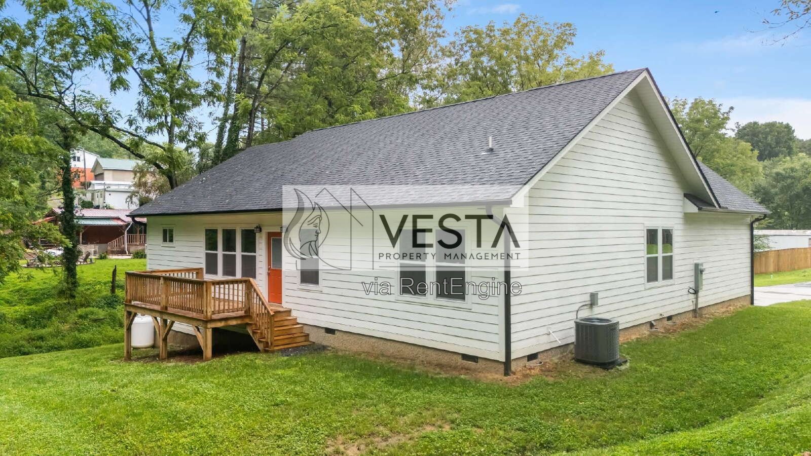 Charming 3-Bedroom Home in Asheville with 2 Full Baths and Spacious 2028 Sq Ft Layout! property image