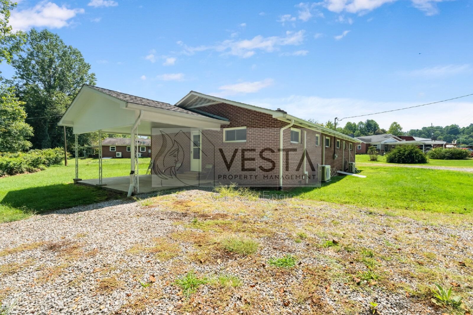 Updated 2BR/1BA Home in Waynesville w/ Carport & Hardwood Floor property image