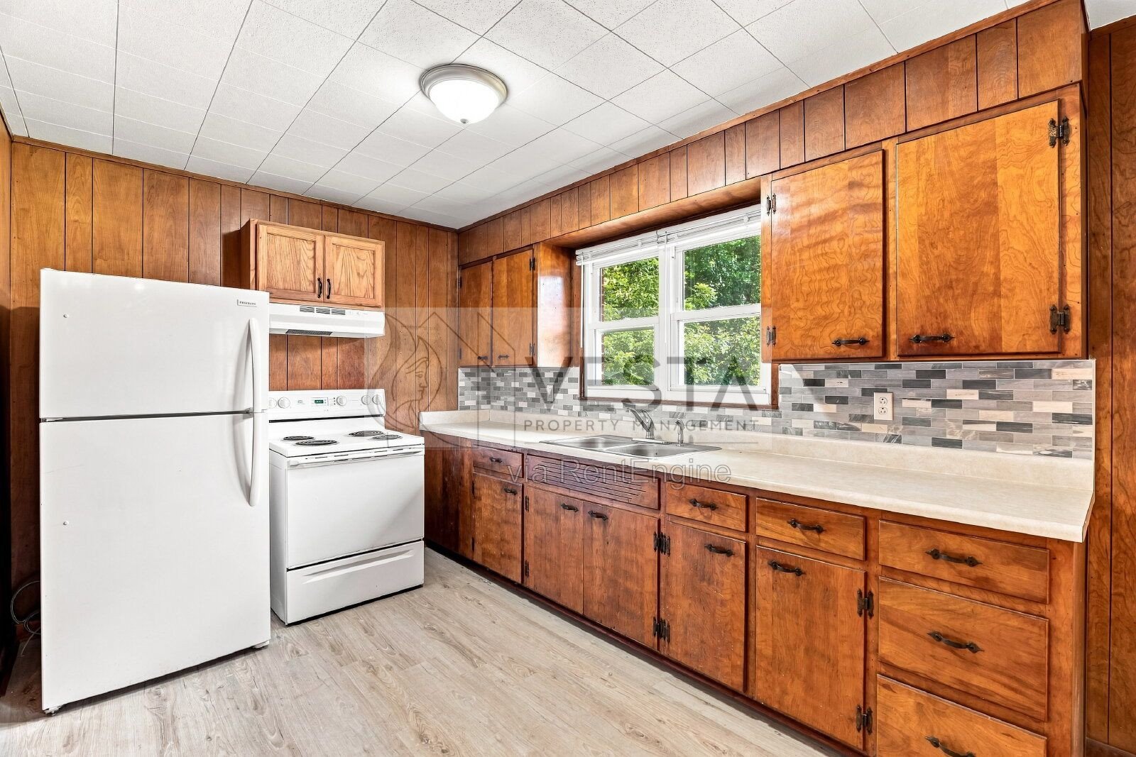 Updated 2BR/1BA Home in Waynesville w/ Carport & Hardwood Floor property image