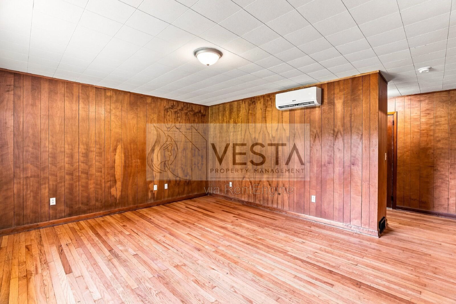 Updated 2BR/1BA Home in Waynesville w/ Carport & Hardwood Floor property image