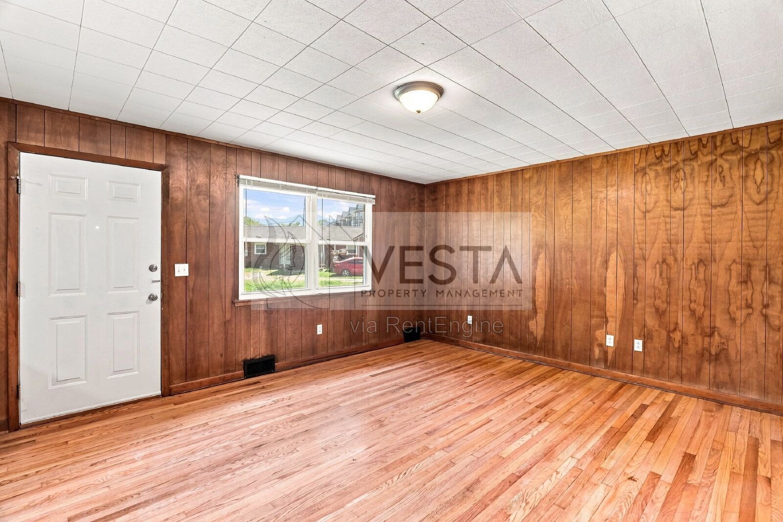 Updated 2BR/1BA Home in Waynesville w/ Carport & Hardwood Floor property image