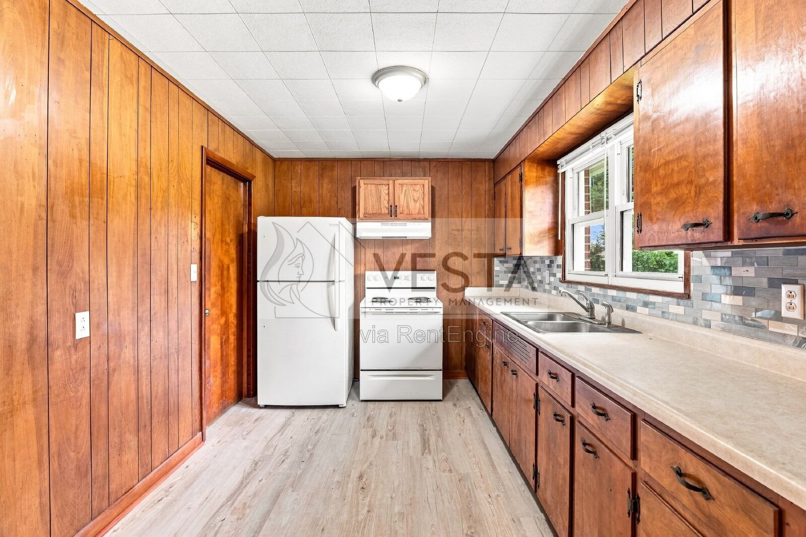 Updated 2BR/1BA Home in Waynesville w/ Carport & Hardwood Floor property image