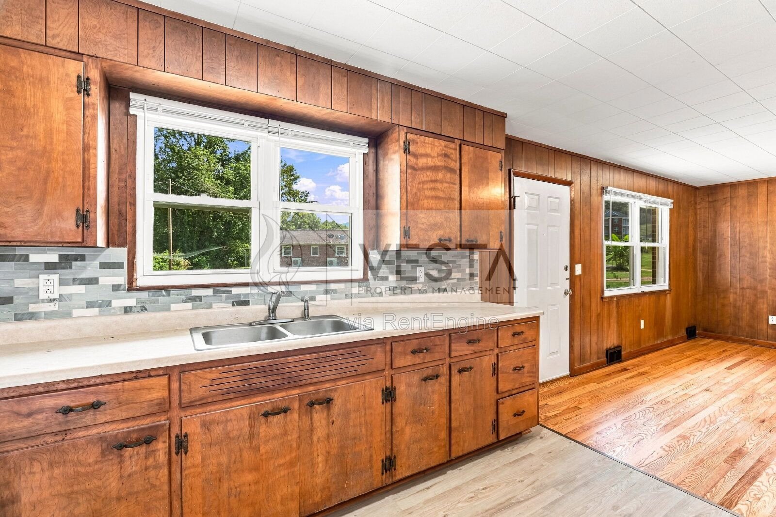 Updated 2BR/1BA Home in Waynesville w/ Carport & Hardwood Floor property image