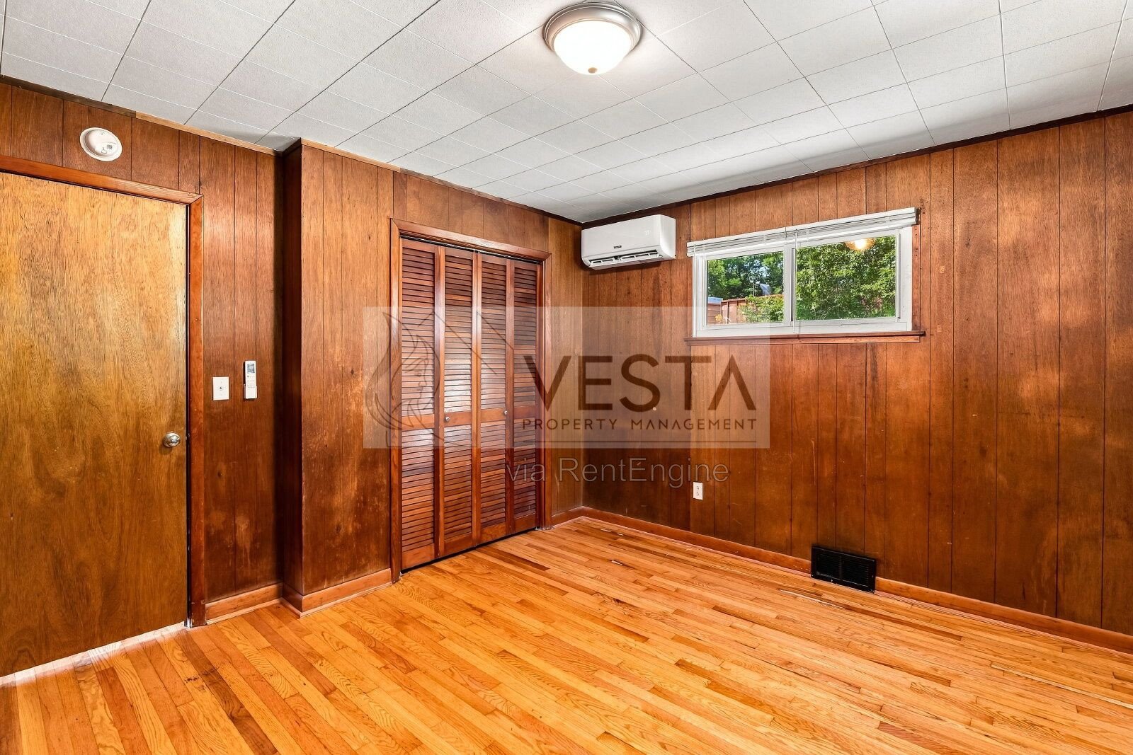 Updated 2BR/1BA Home in Waynesville w/ Carport & Hardwood Floor property image