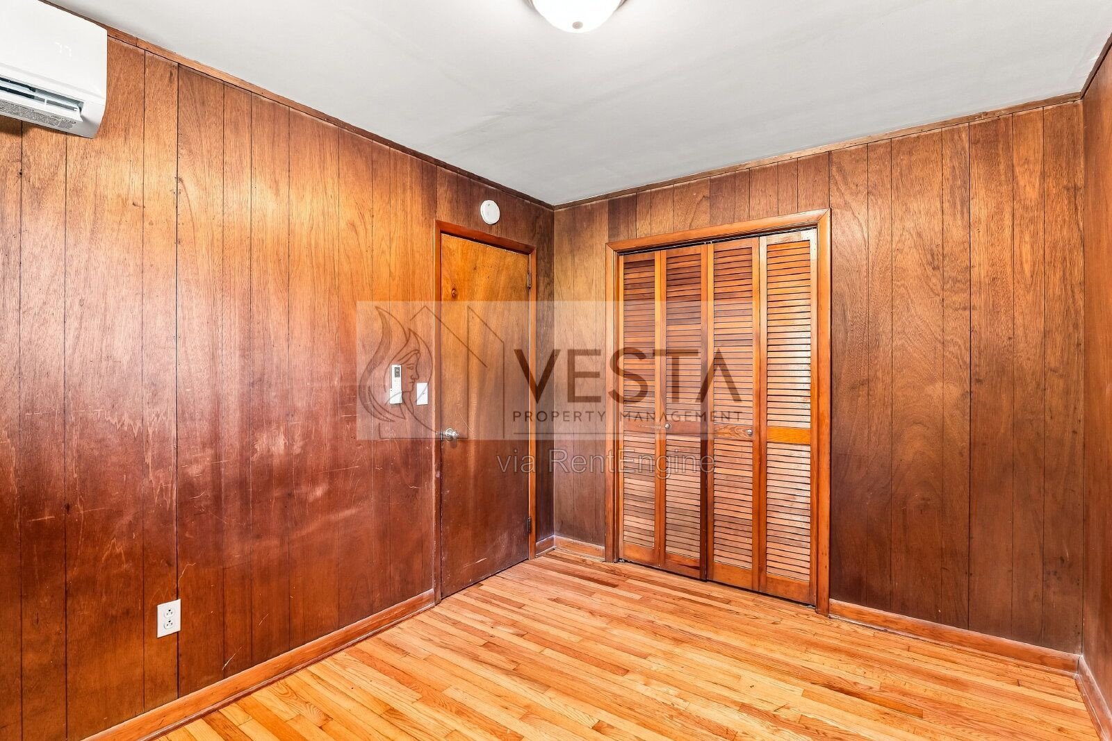 Updated 2BR/1BA Home in Waynesville w/ Carport & Hardwood Floor property image