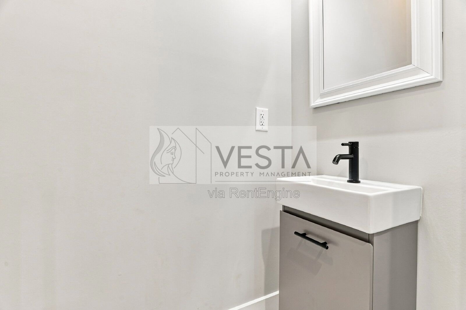 Modern 3BR/2.5BA Home in West Asheville - close to everything property image