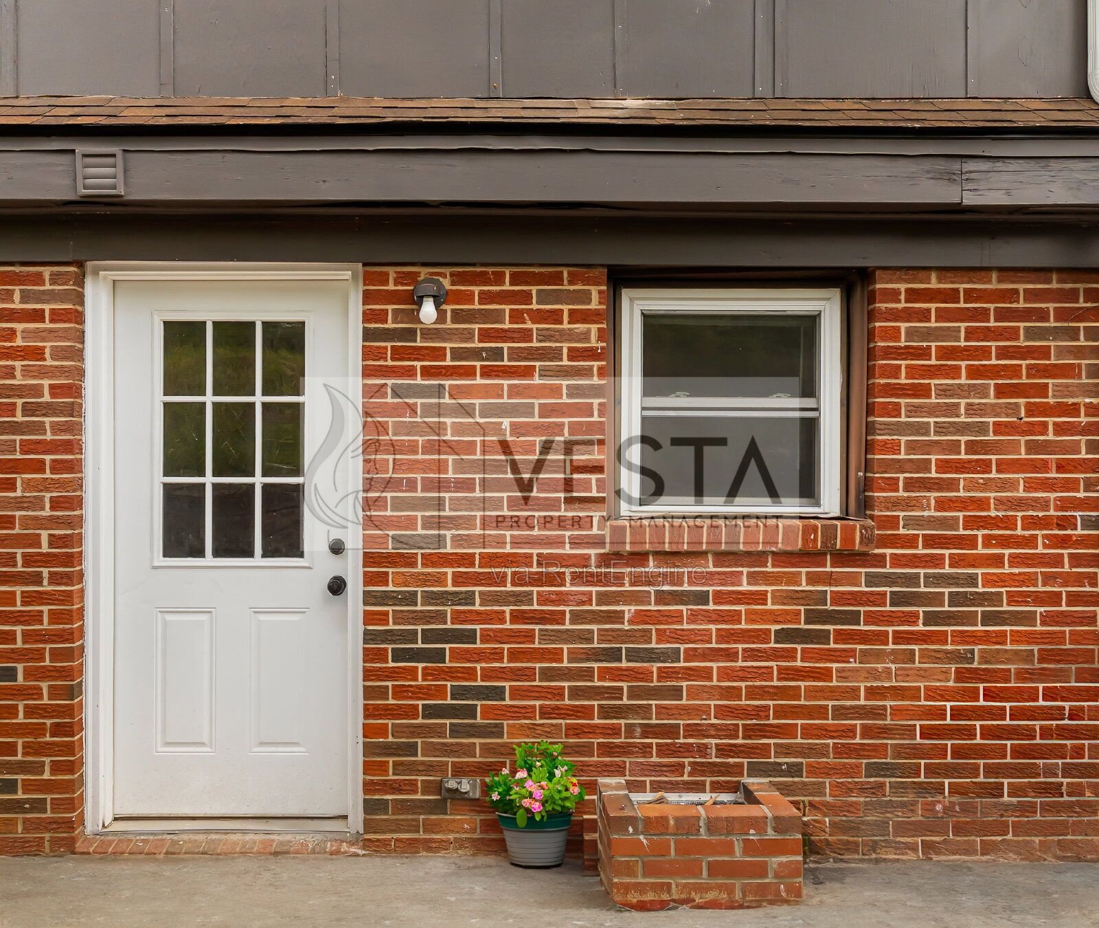 Renovated 2BR Townhome Apartment in Marion | Walk to Downtown | Heat Pump & A/C property image