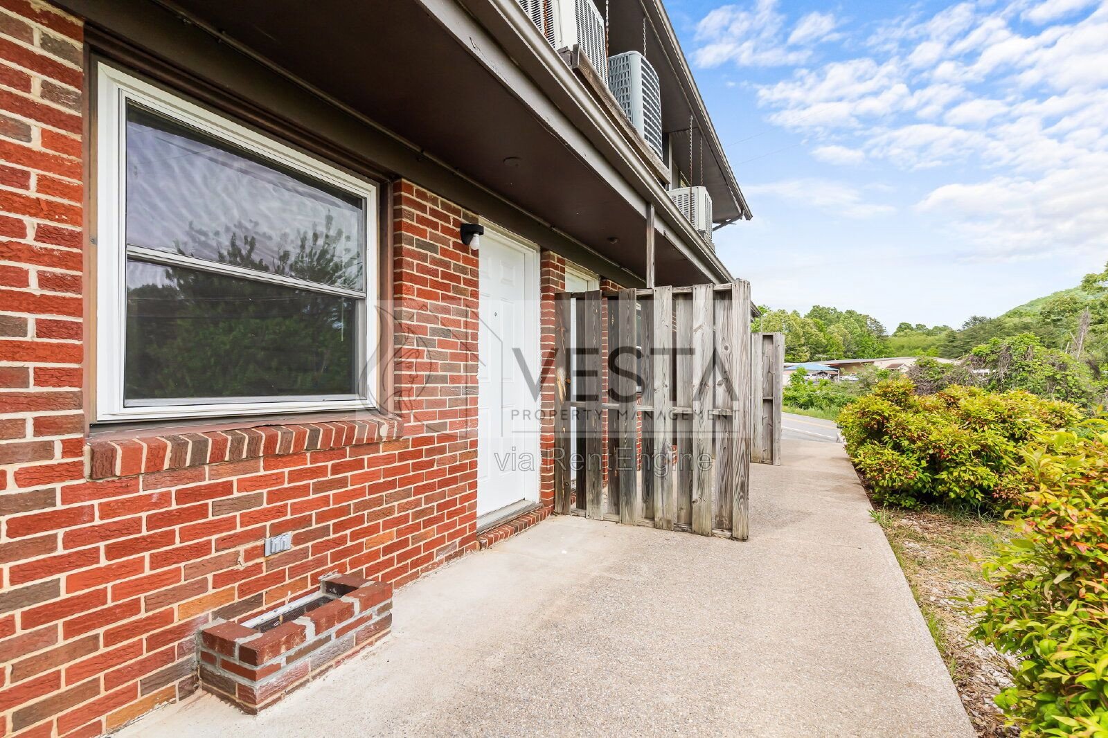 Renovated 2BR Townhome Apartment in Marion | Walk to Downtown | Heat Pump & A/C property image