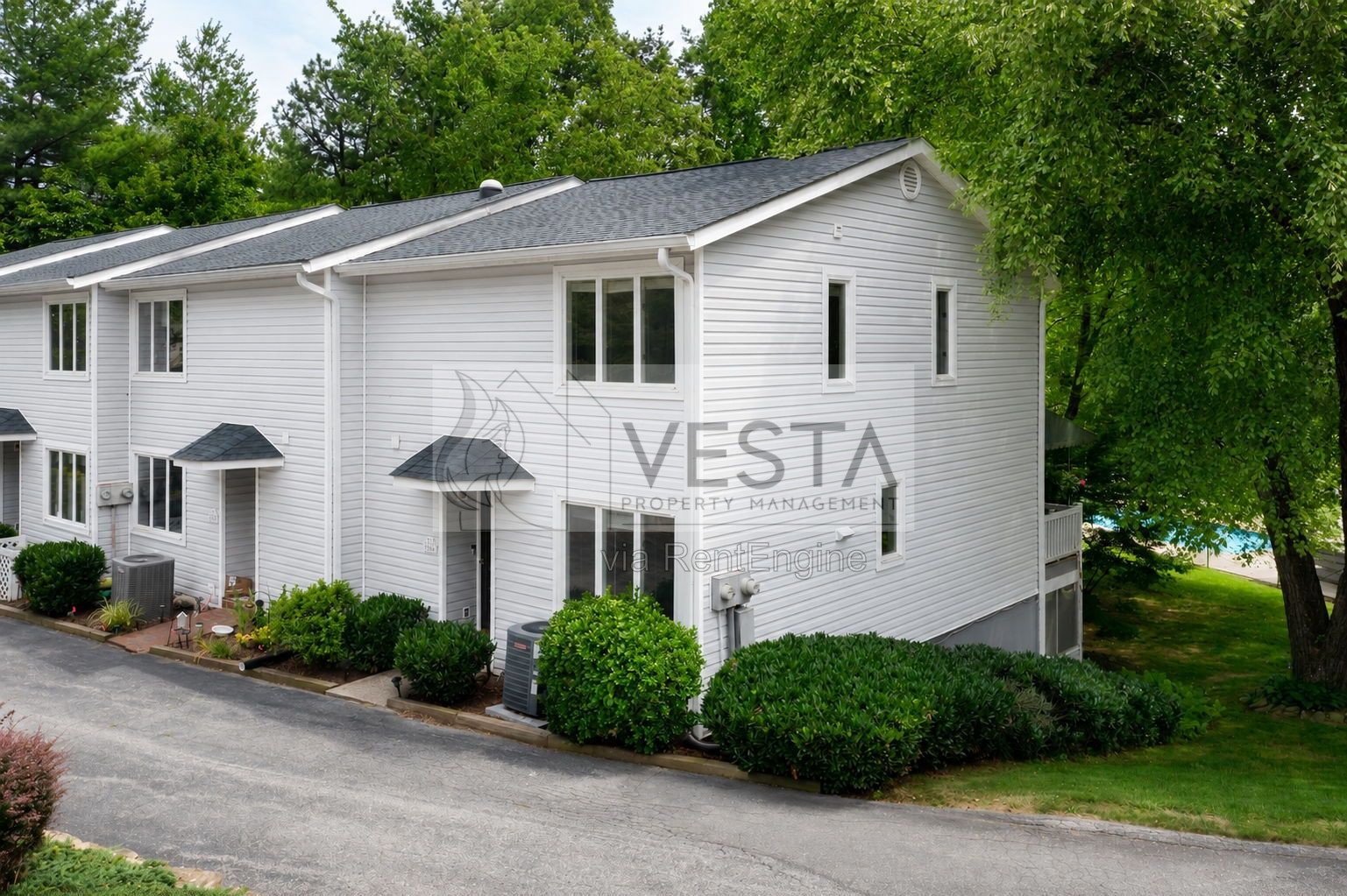 3BR/3BA Condo in South Asheville – Finished Basement & Pool Access property image