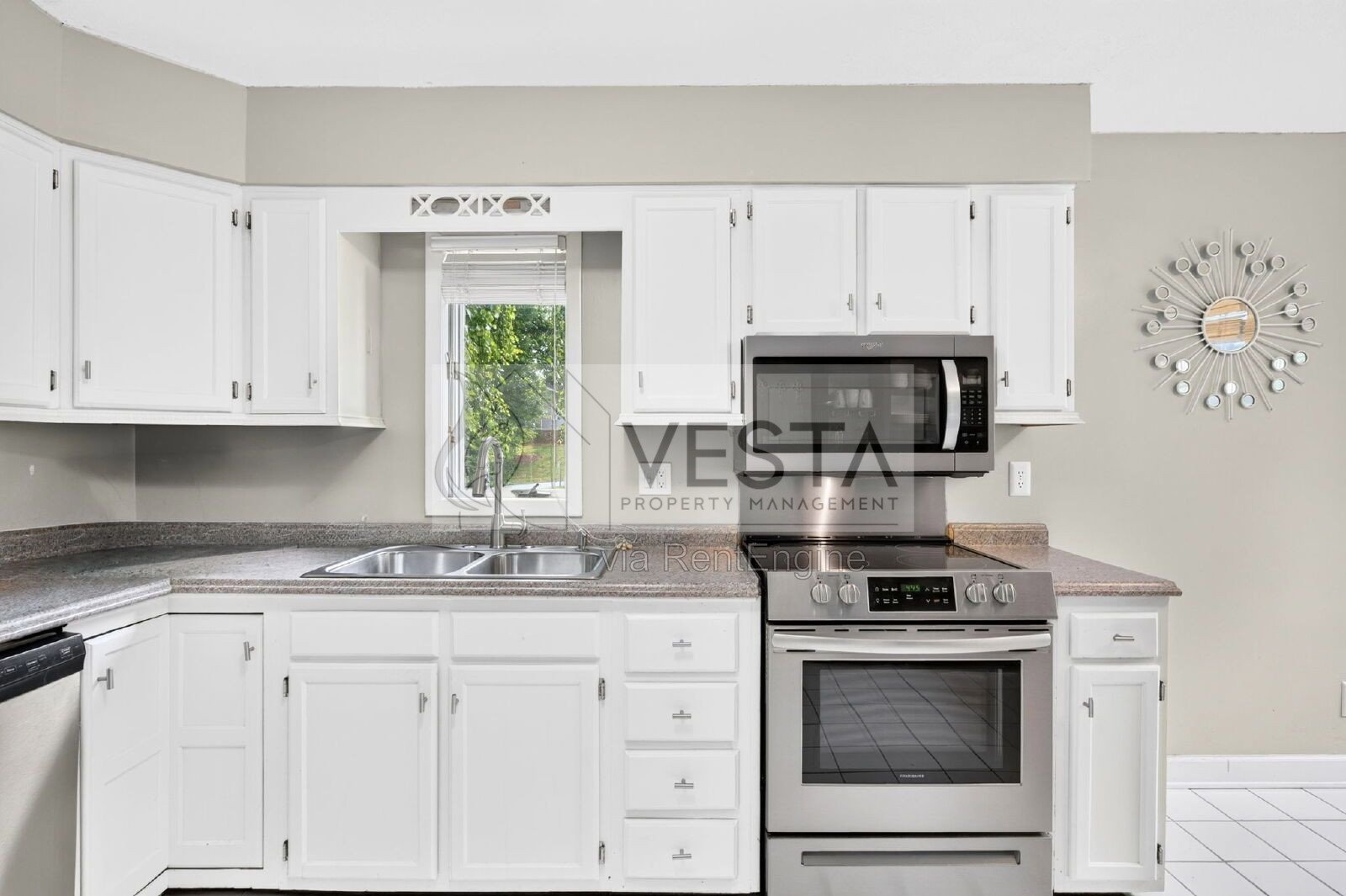 3BR/3BA Condo in South Asheville – Finished Basement & Pool Access property image