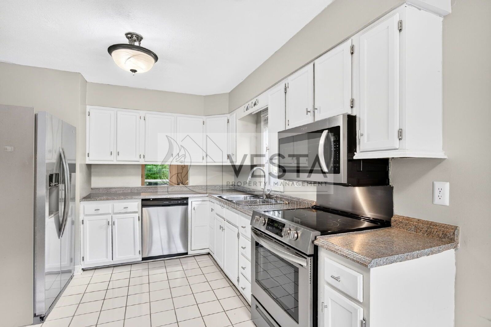 3BR/3BA Condo in South Asheville – Finished Basement & Pool Access property image